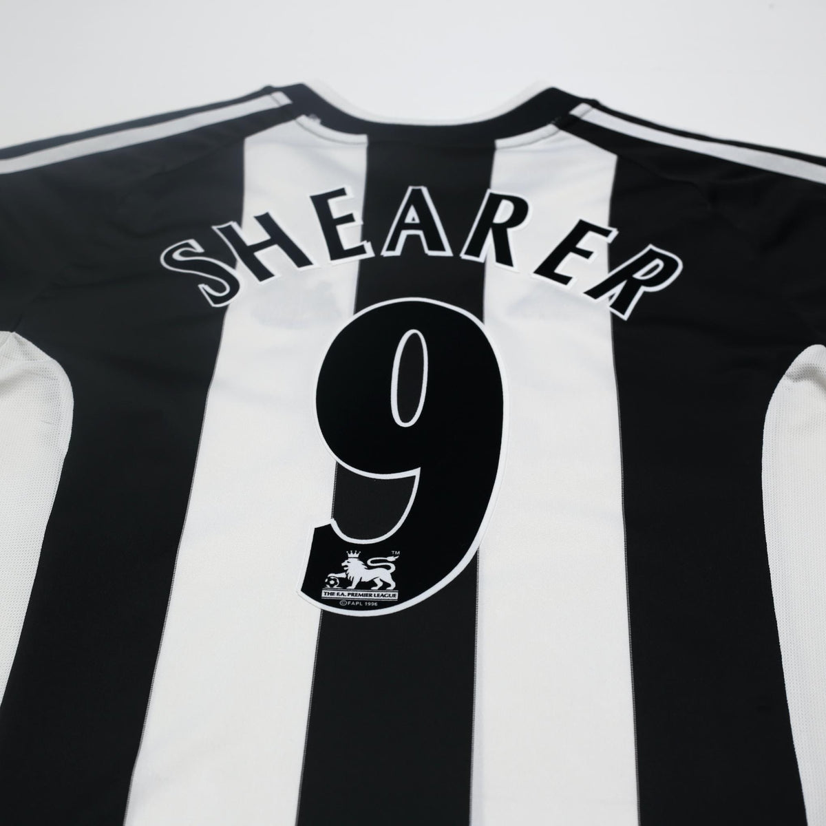 2001/03 Shearer #9 Newcastle United Vintage adidas L/S Home Football Shirt (L)