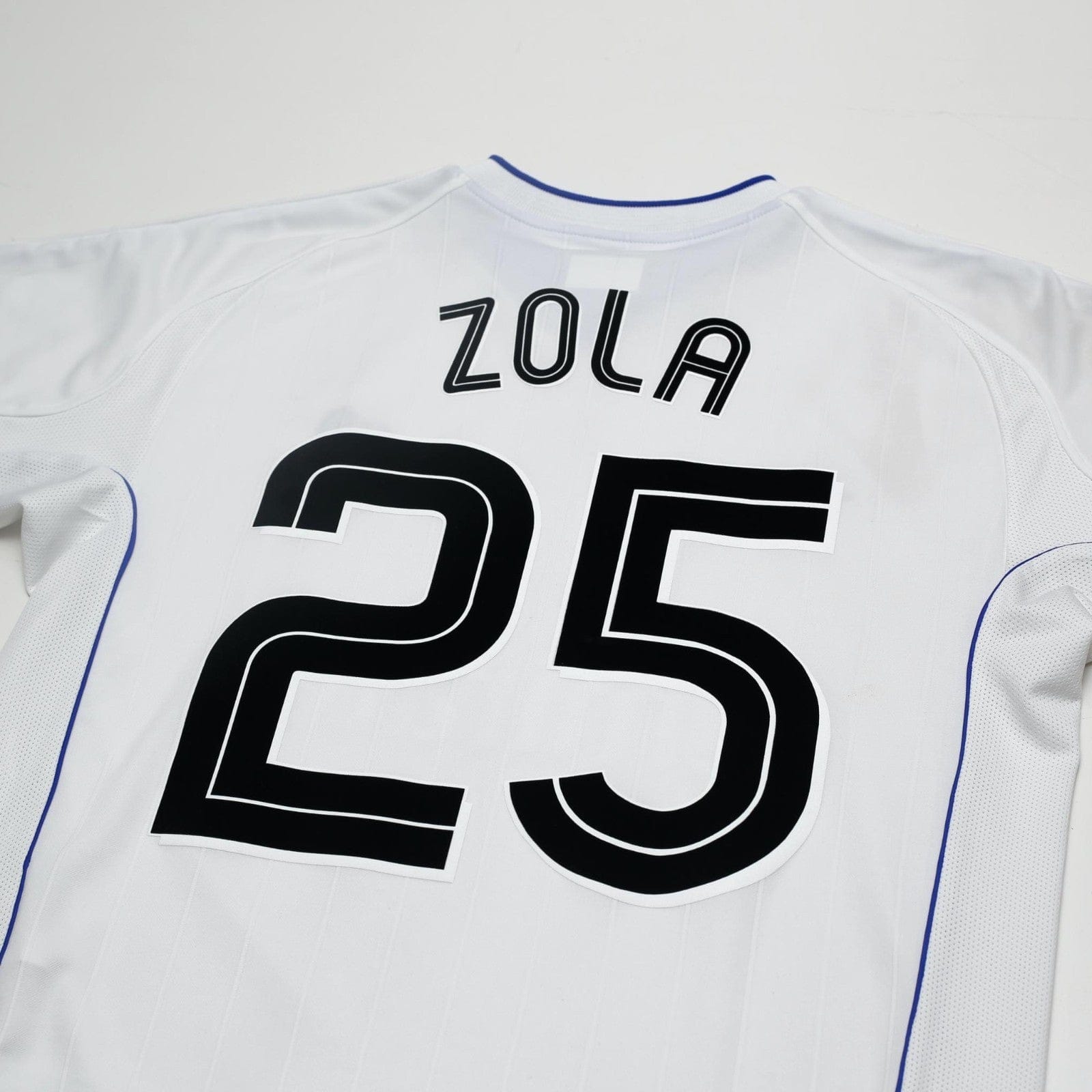 2001/03 Zola #25 Chelsea Vintage Umbro Away Football Shirt (M)