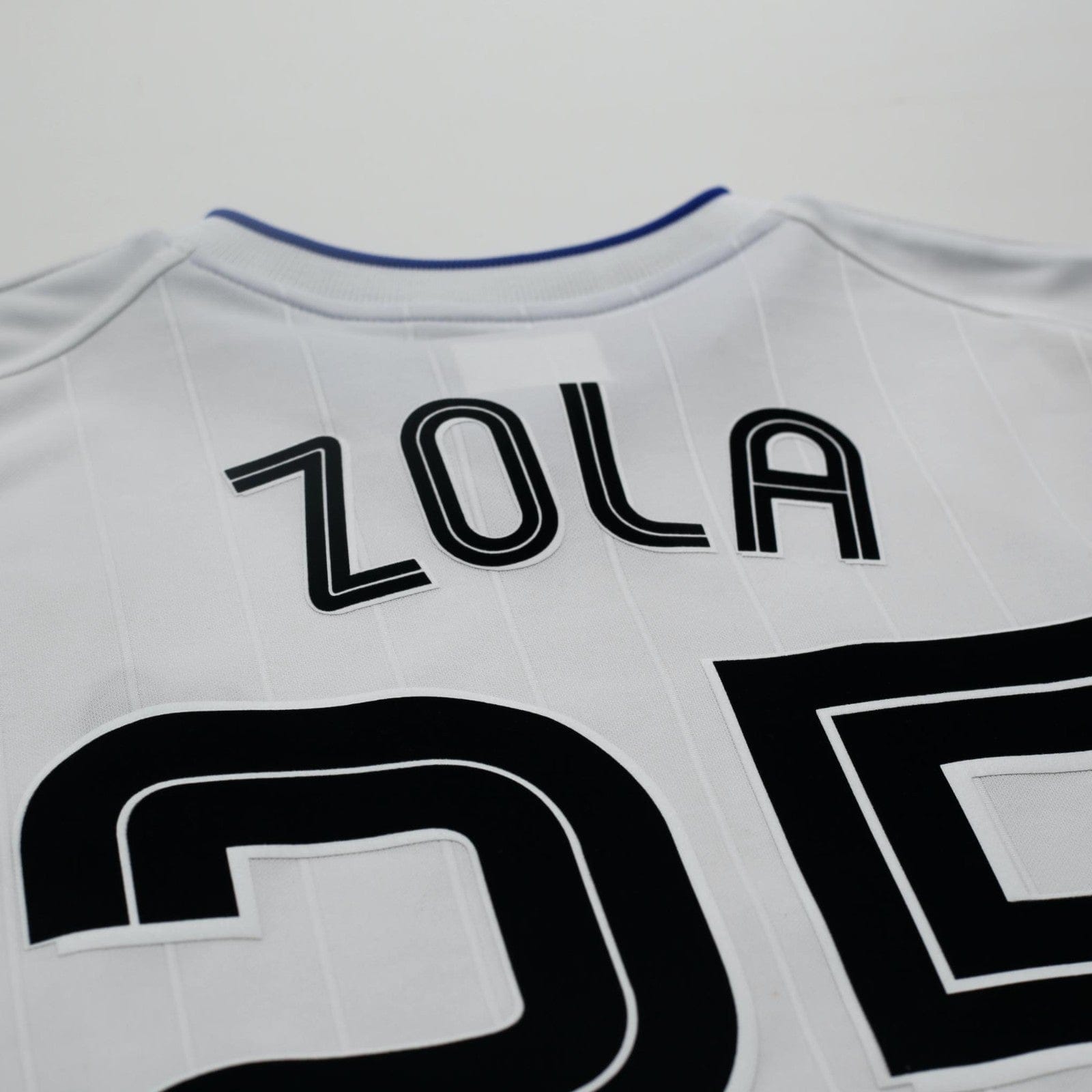 2001/03 Zola #25 Chelsea Vintage Umbro Away Football Shirt (M)