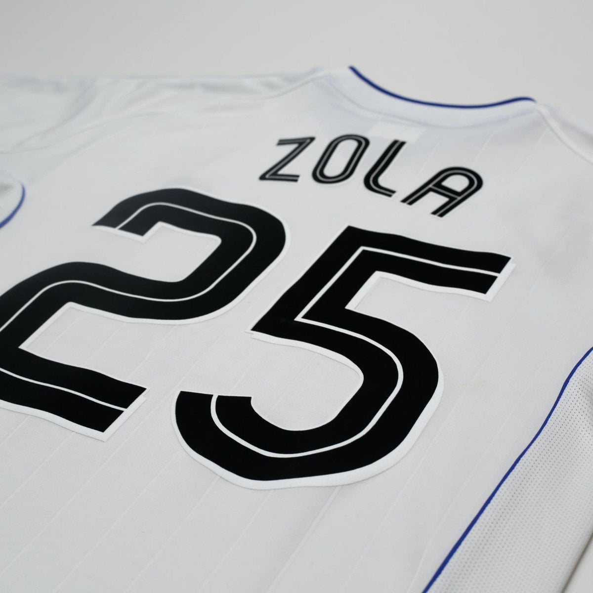 2001/03 Zola #25 Chelsea Vintage Umbro Away Football Shirt (M)