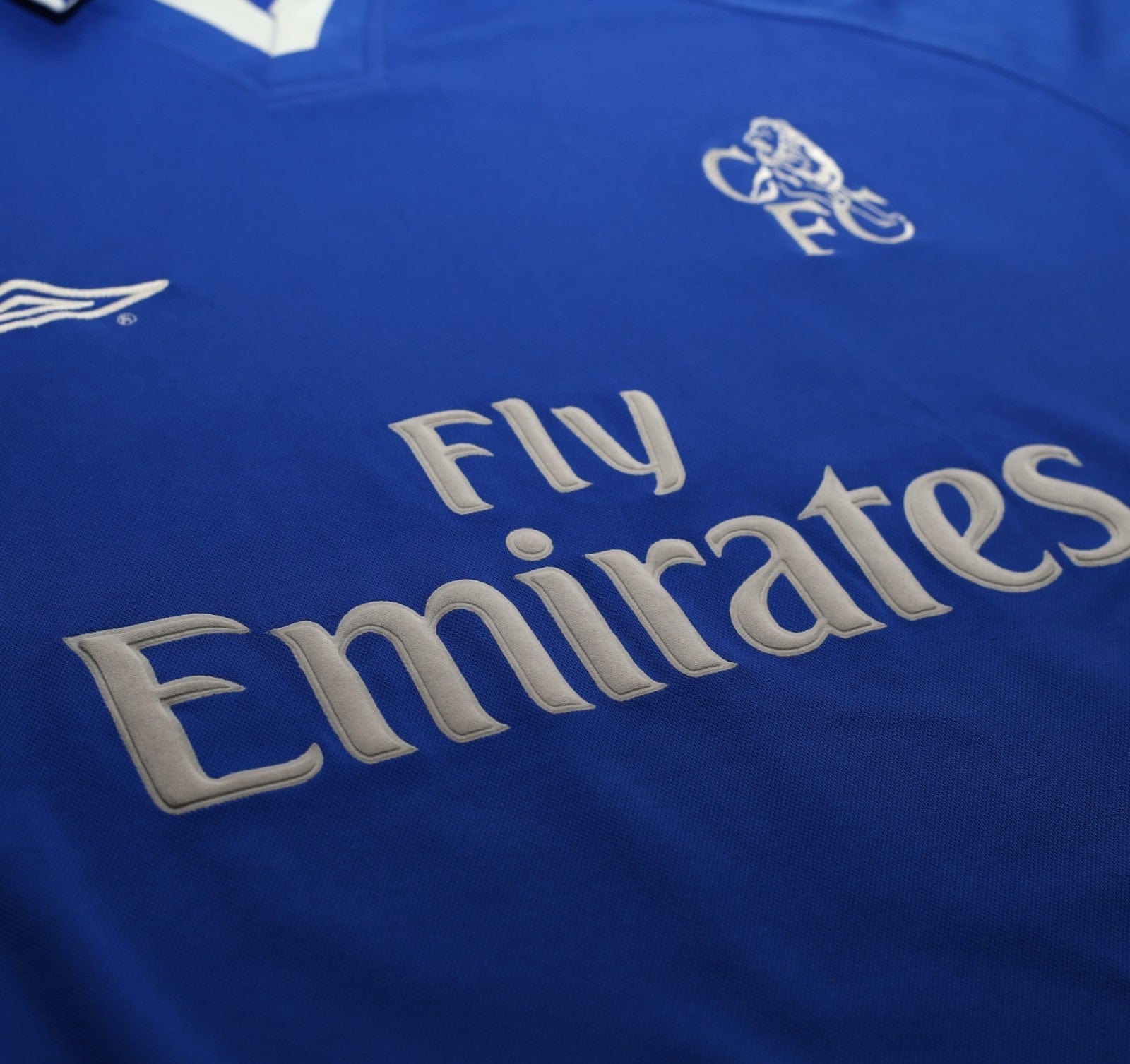 2001/03 ZOLA #25 Chelsea Vintage Umbro Home Football Shirt (M)