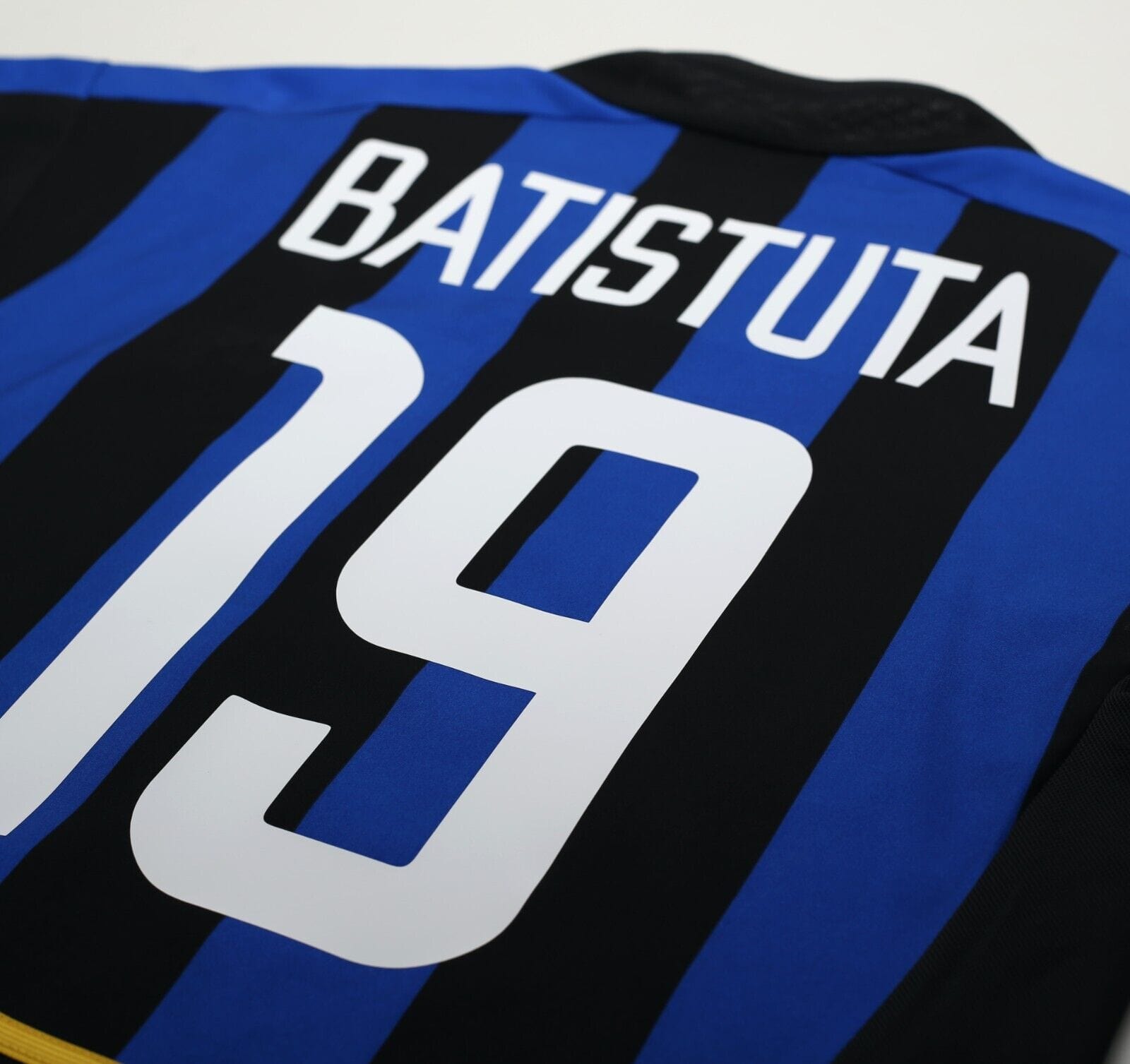 2002/03 BATISTUTA #19 Inter Milan Vintage Nike Home Football Shirt (S)