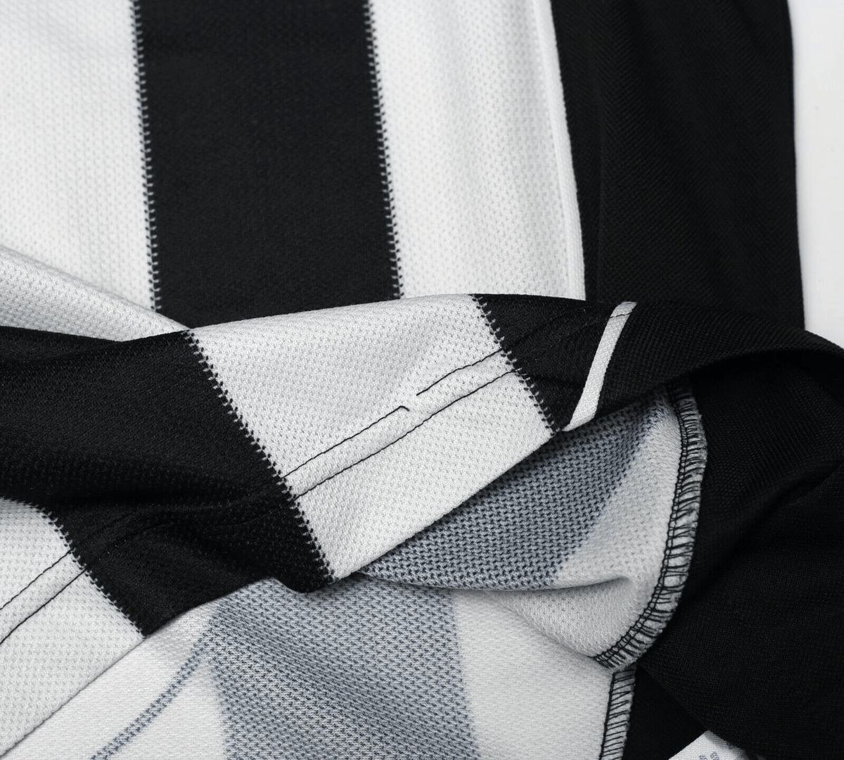 2002/03 CONTE #8 Juventus Vintage Lotto Home Football Shirt Jersey (L)