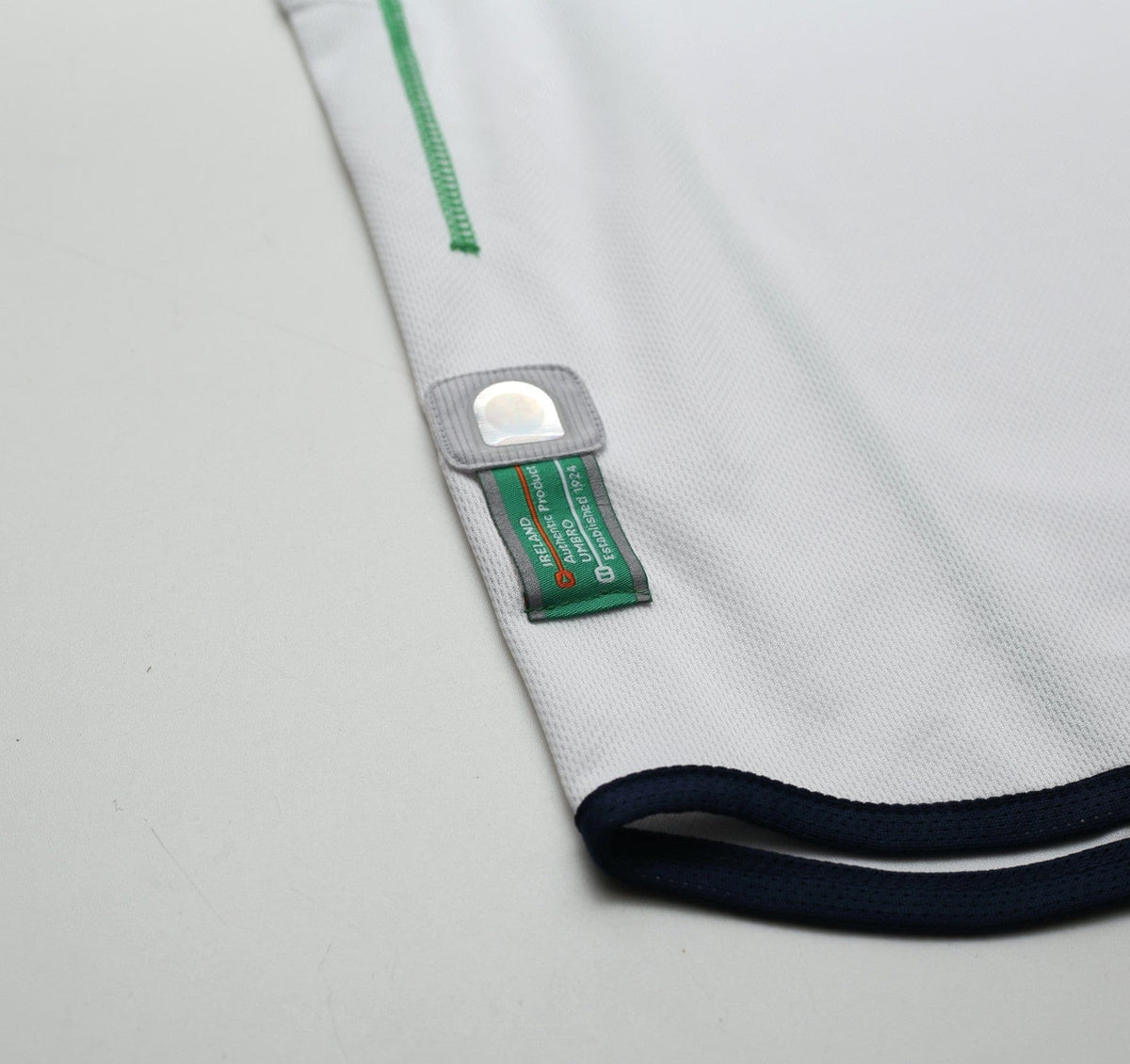 2002/03 KEANE #6 Ireland Vintage Umbro Away Football Shirt (S)