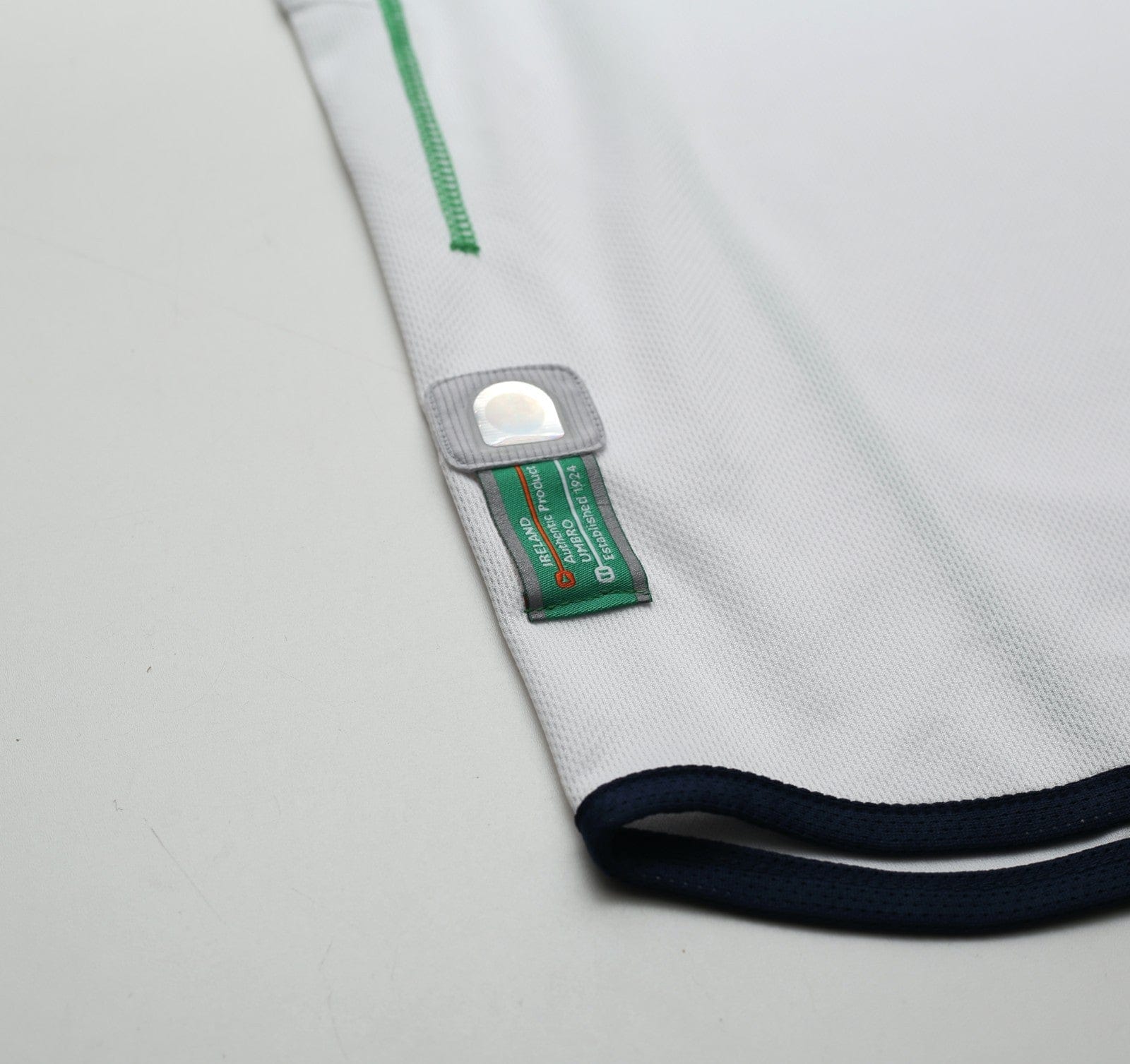 2002/03 KEANE #6 Ireland Vintage Umbro Away Football Shirt (S)