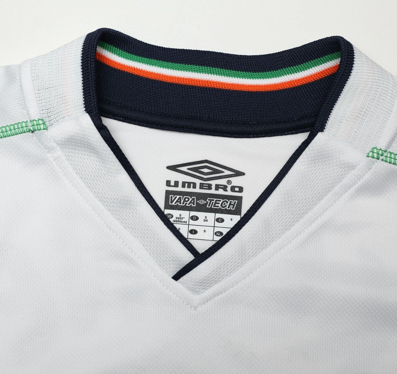 2002/03 KEANE #6 Ireland Vintage Umbro Away Football Shirt (S)