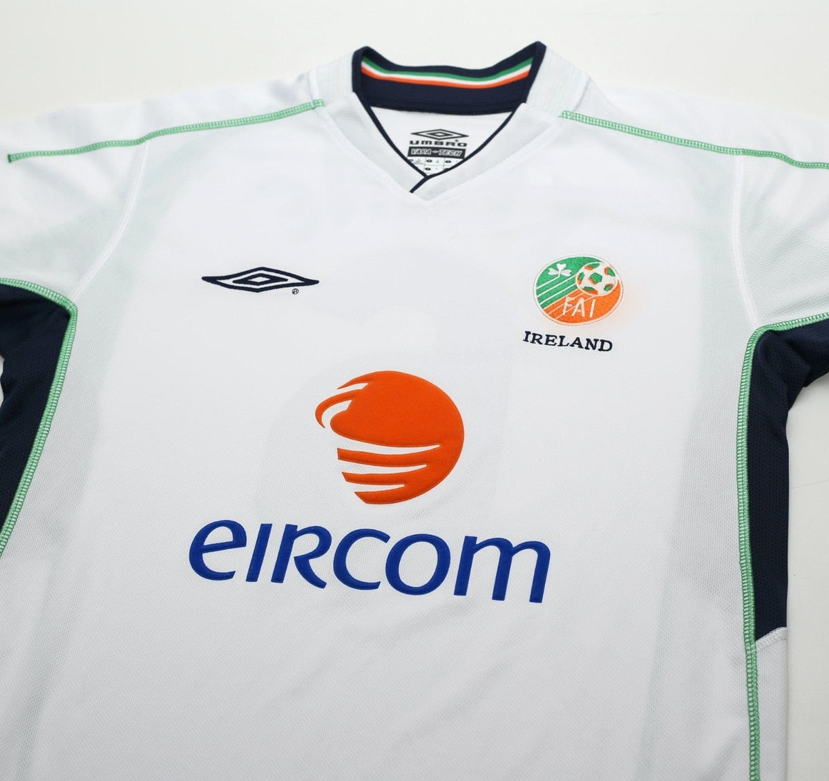 2002/03 KEANE #6 Ireland Vintage Umbro Away Football Shirt (S)