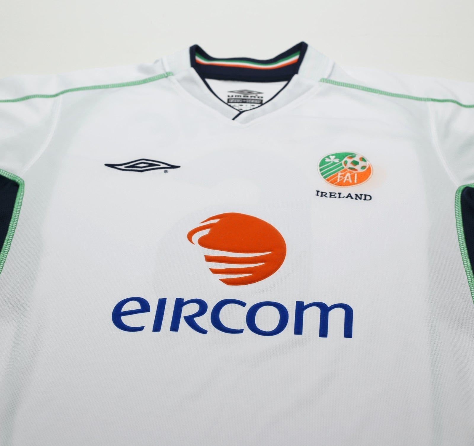 2002/03 KEANE #6 Ireland Vintage Umbro Away Football Shirt (S)