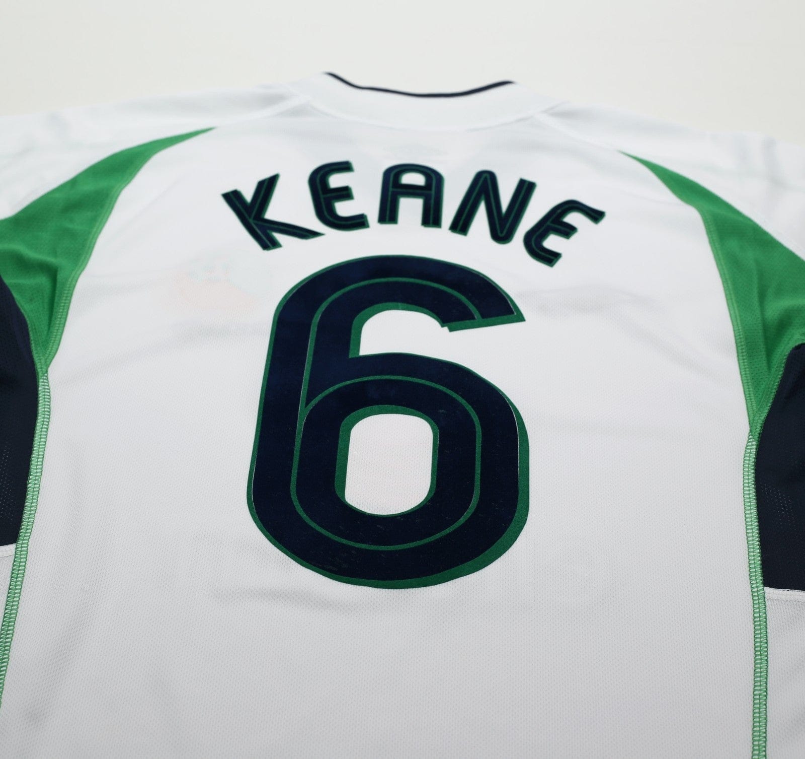2002/03 KEANE #6 Ireland Vintage Umbro Away Football Shirt (S)