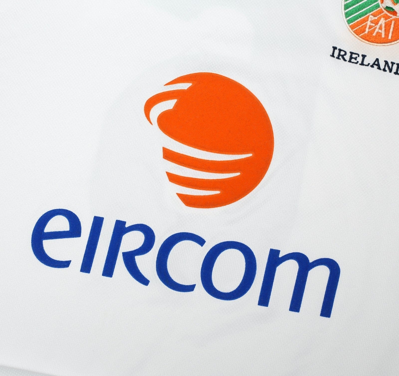 2002/03 KEANE #6 Ireland Vintage Umbro Away Football Shirt (S)