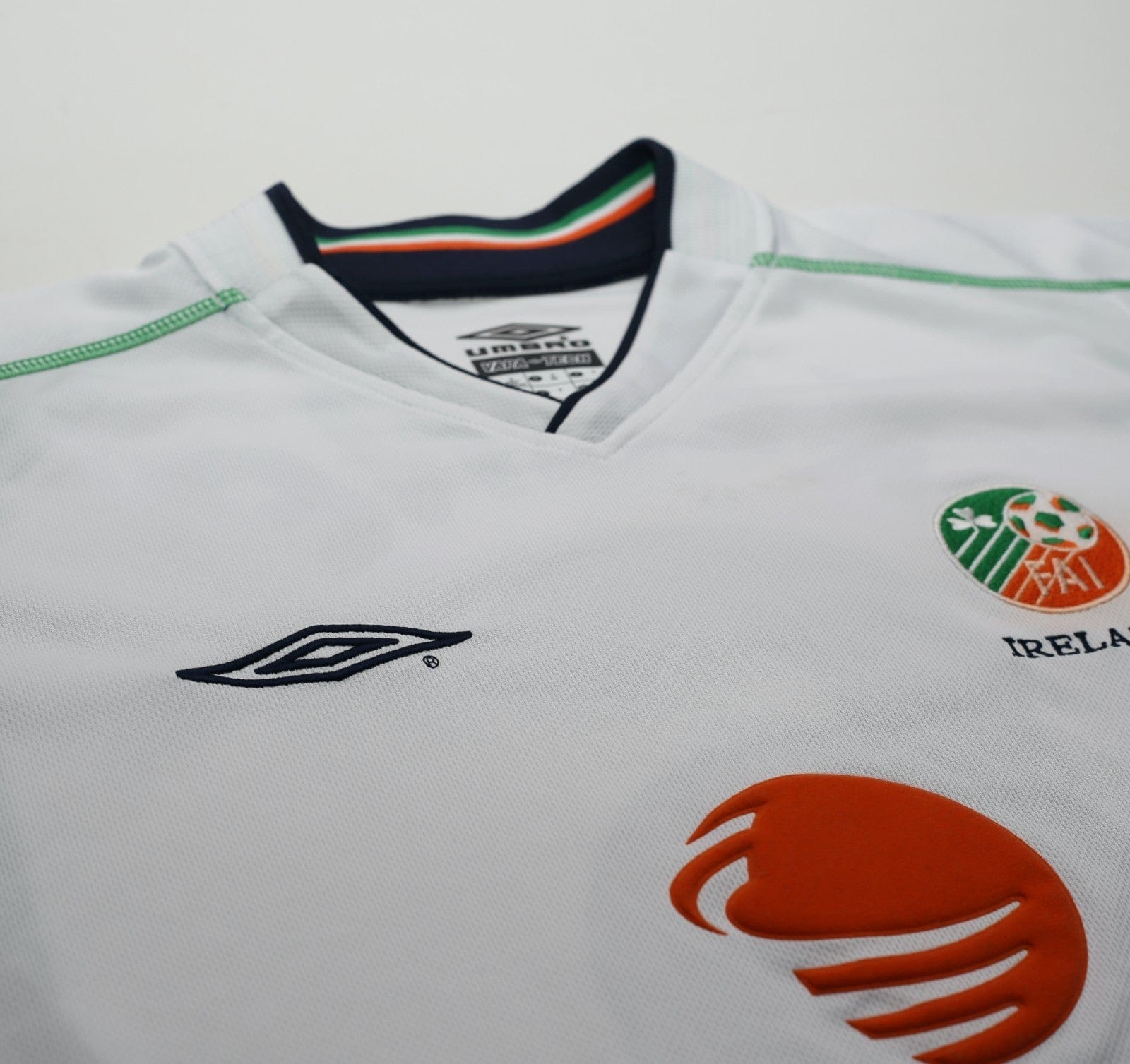 2002/03 KEANE #6 Ireland Vintage Umbro Away Football Shirt (S)