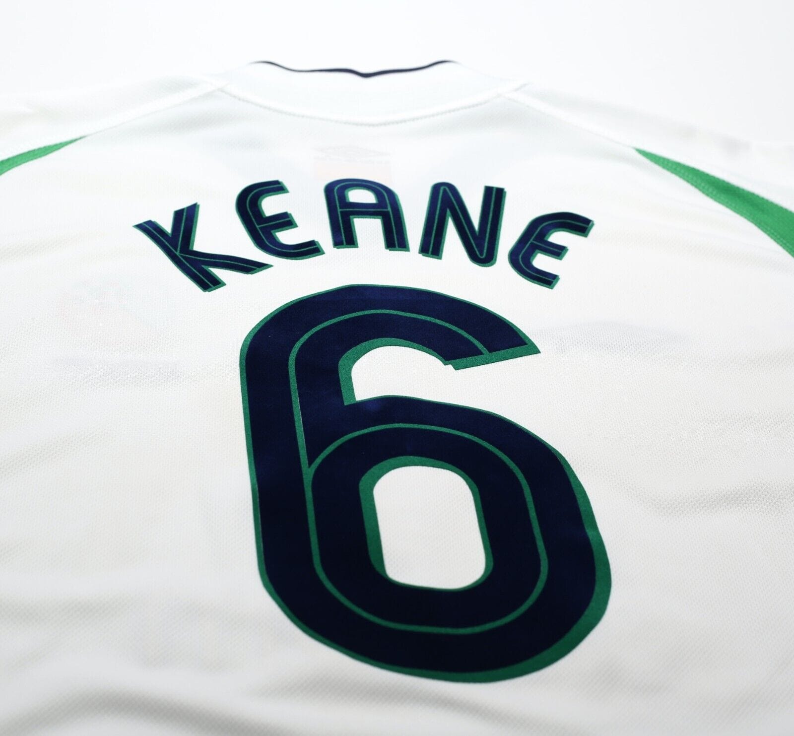2002/03 KEANE #6 Ireland Vintage Umbro Away Football Shirt (XL)