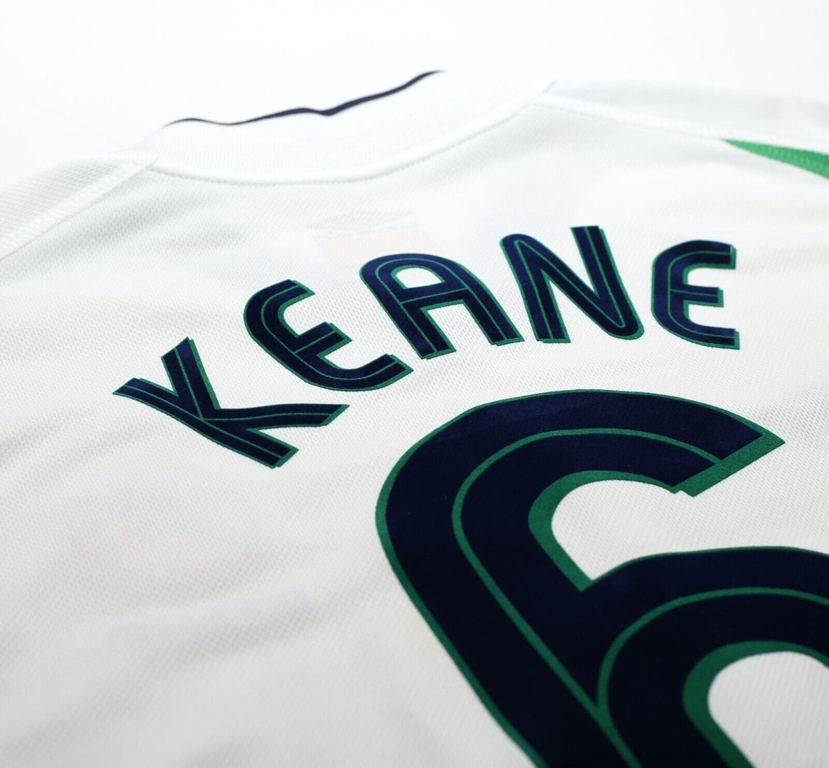 2002/03 KEANE #6 Ireland Vintage Umbro Away Football Shirt (XL)