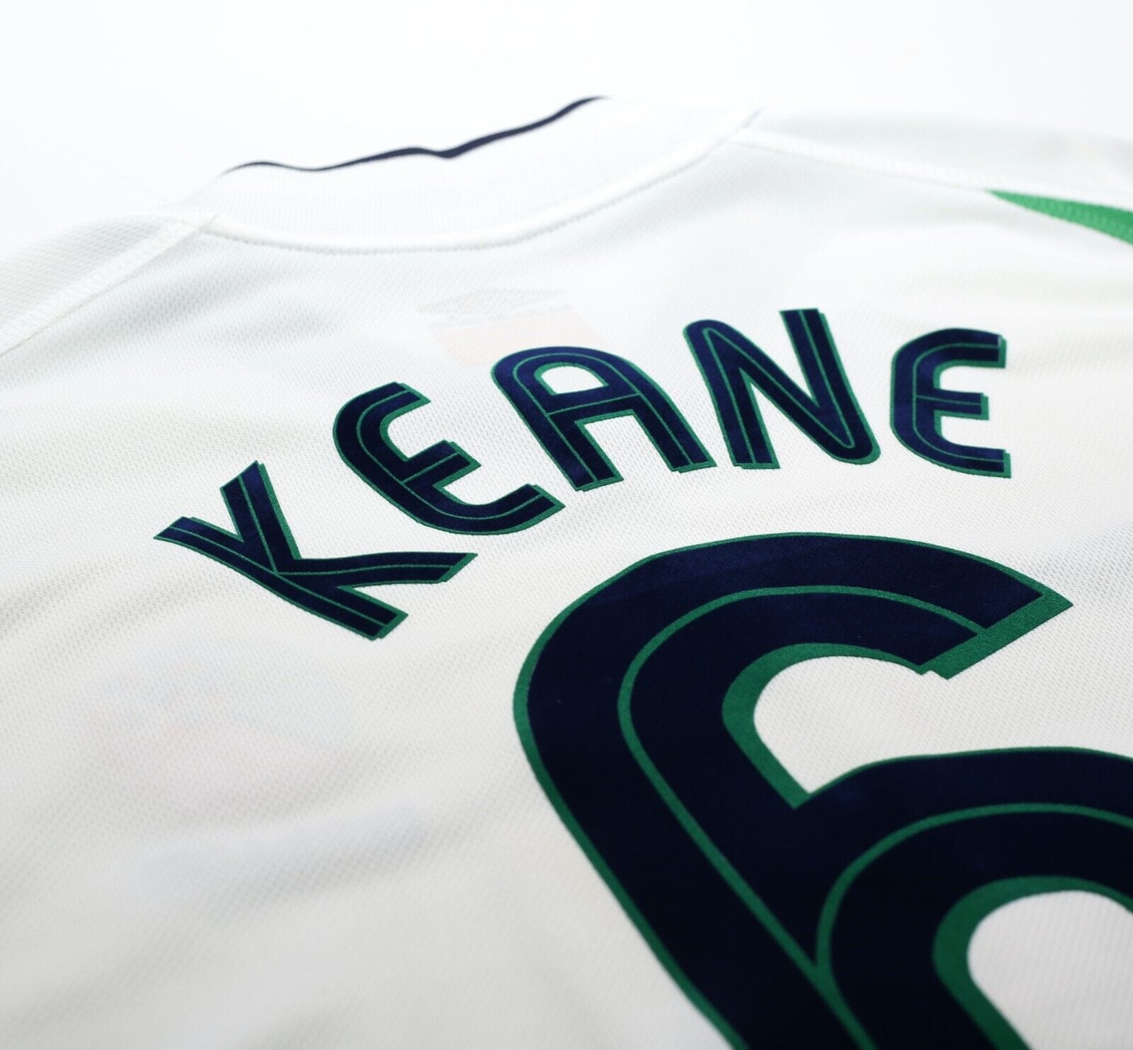 2002/03 KEANE #6 Ireland Vintage Umbro Away Football Shirt (XL)