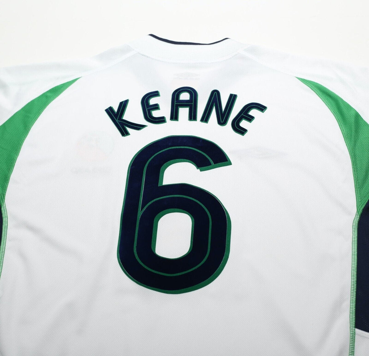 2002/03 KEANE #6 Ireland Vintage Umbro Away Football Shirt (XL)