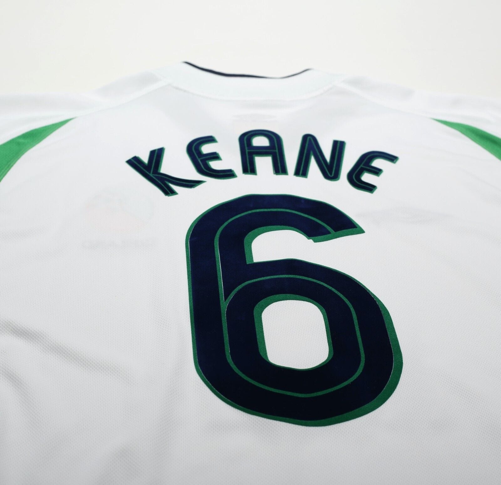 2002/03 KEANE #6 Ireland Vintage Umbro Away Football Shirt (XL)