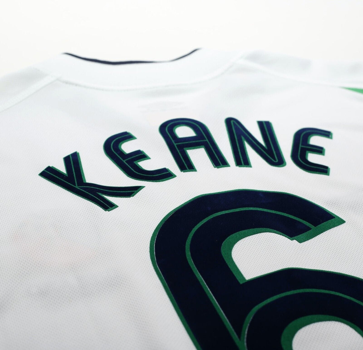2002/03 KEANE #6 Ireland Vintage Umbro Away Football Shirt (XL)