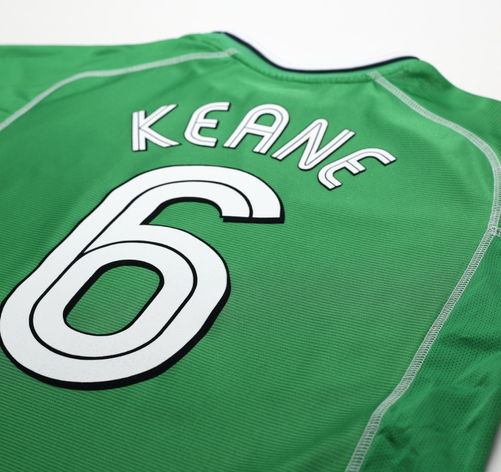 2002/03 KEANE #6 Ireland Vintage Umbro Home Football Shirt (L)
