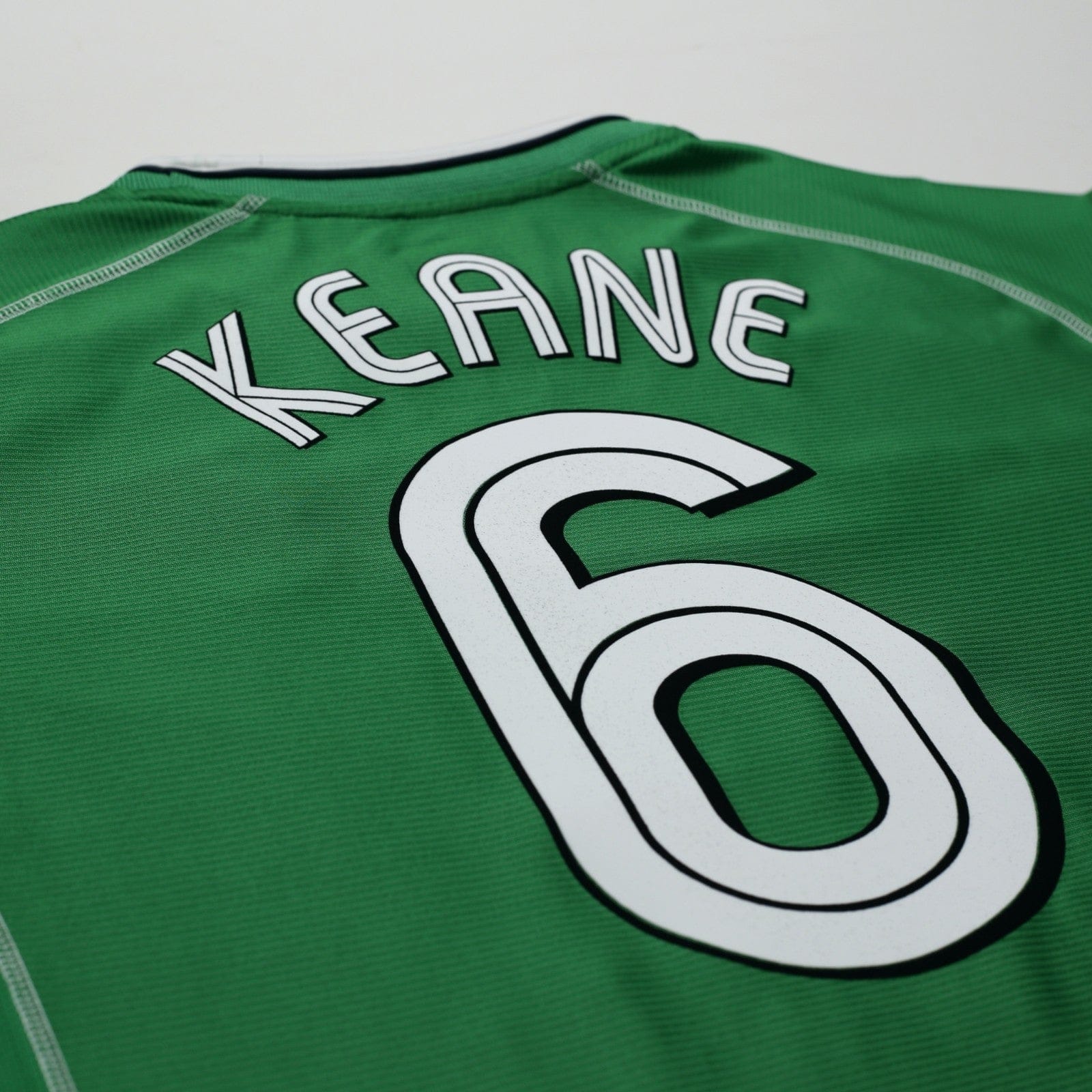 2002/03 Keane #6 Ireland Vintage Umbro Home Football Shirt (XL)