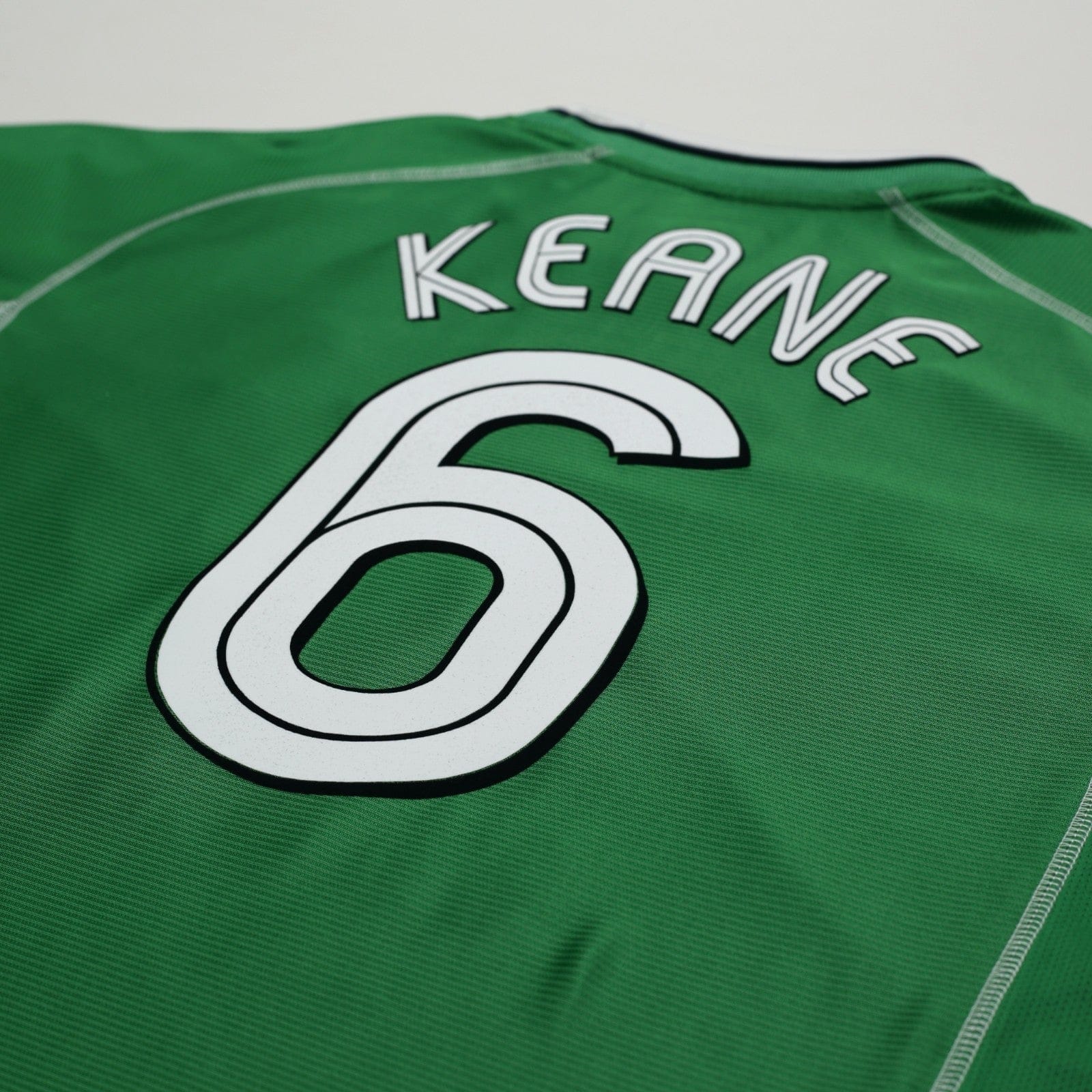 2002/03 Keane #6 Ireland Vintage Umbro Home Football Shirt (XL)