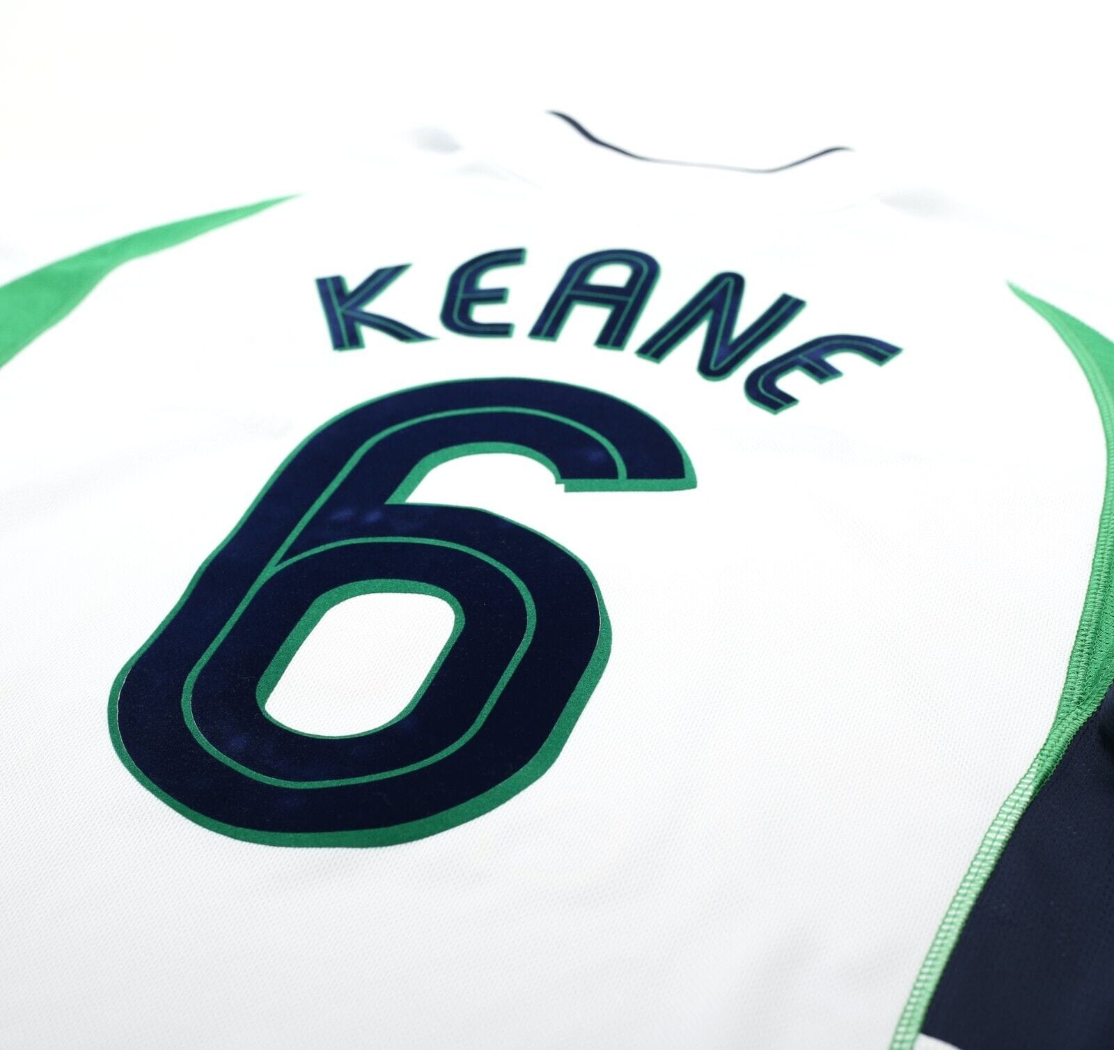 2002/03 KEANE #6 Ireland Vintage Umbro L/S Away Football Shirt (M)