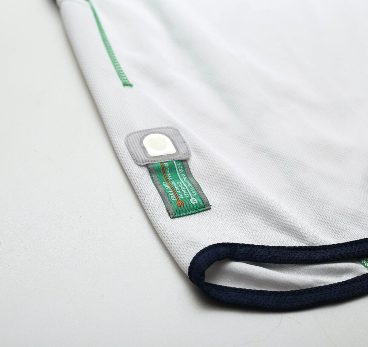 2002/03 KEANE #6 Ireland Vintage Umbro L/S Away Football Shirt (M)