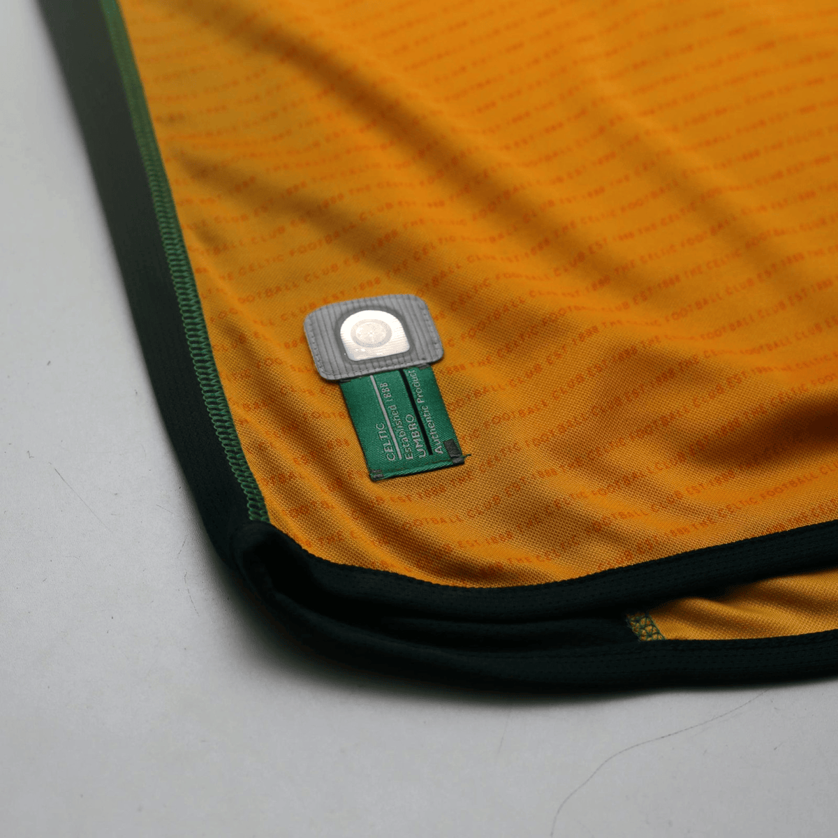 2002/03 Larsson #7 Celtic Vintage Umbro Away Football Shirt (L)