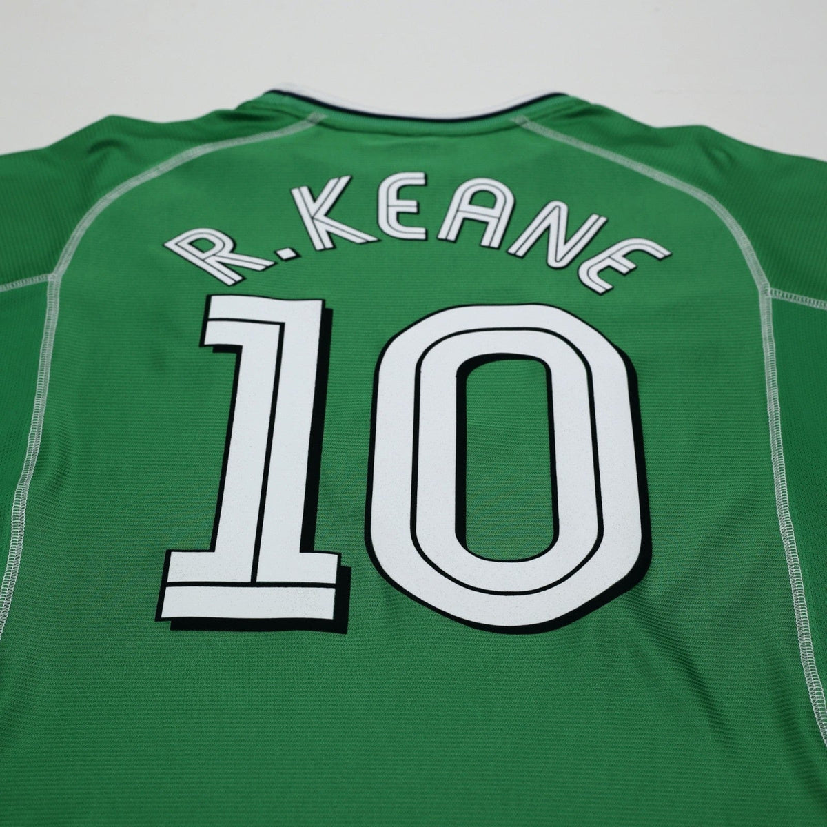 2002/03 Robbie Keane #10 Ireland Vintage Umbro Home Football Shirt (M) 2002 WC