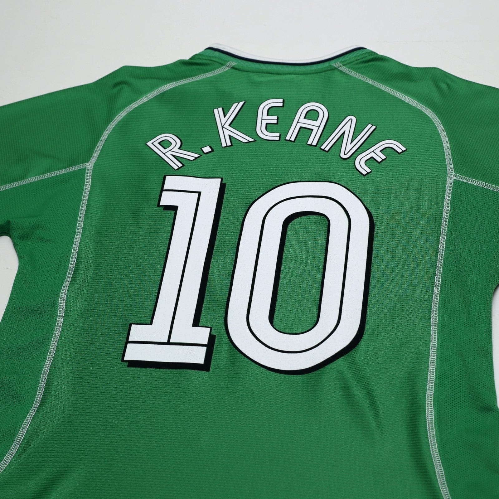 2002/03 Robbie Keane #10 Ireland Vintage Umbro Home Football Shirt (M) 2002 WC