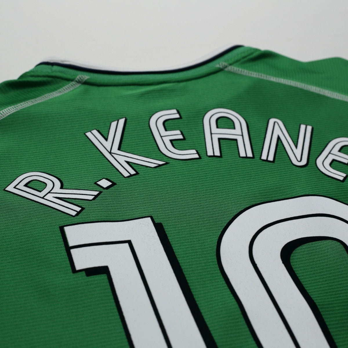 2002/03 Robbie Keane #10 Ireland Vintage Umbro Home Football Shirt (M) 2002 WC