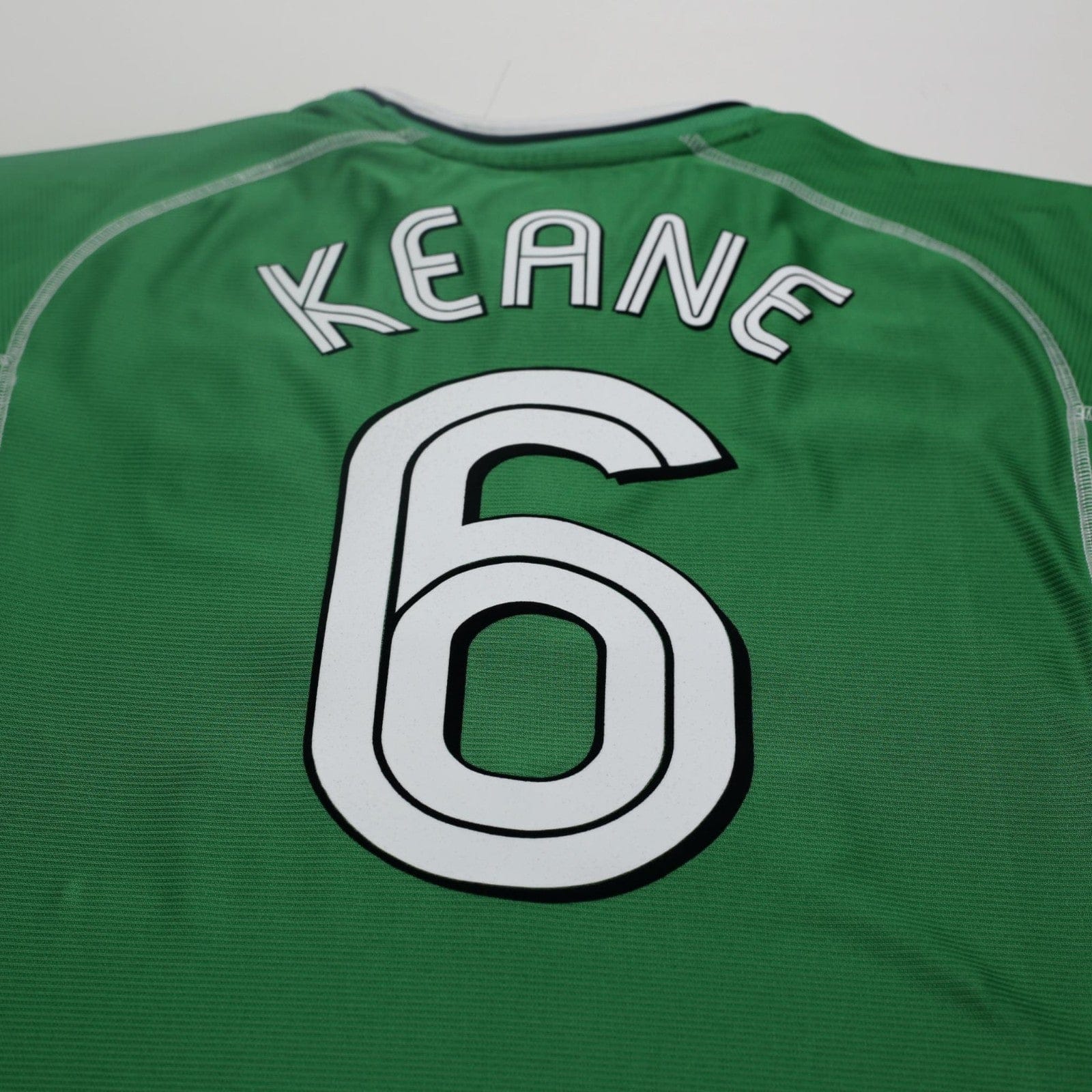 2002/03 Roy Keane #6 Ireland Vintage Umbro Home Football Shirt (M) 2002 WC