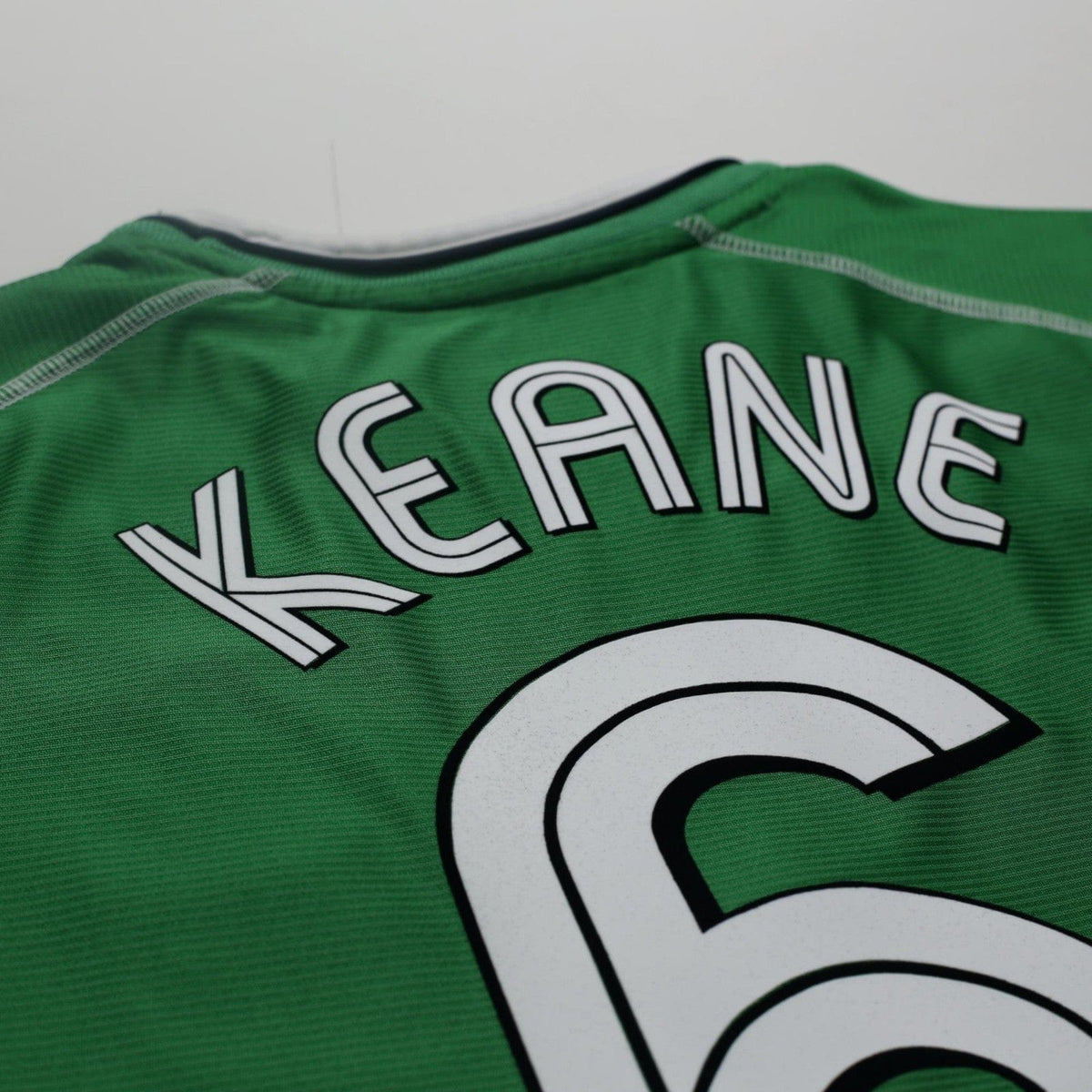2002/03 Roy Keane #6 Ireland Vintage Umbro Home Football Shirt (M) 2002 WC