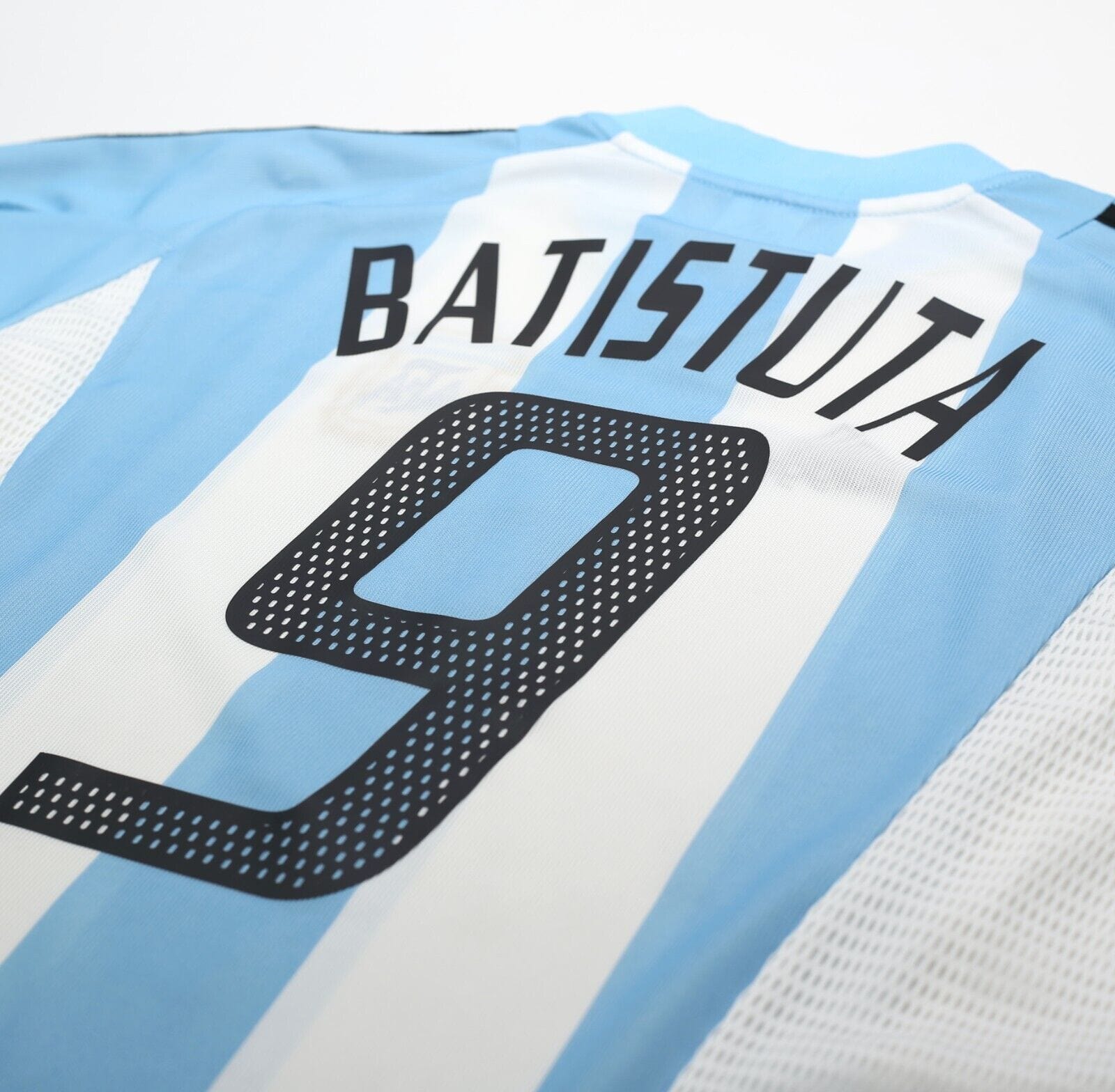 2002/04 BATISTUTA #9 Argentina Vintage adidas Home Football Shirt Jersey (L)