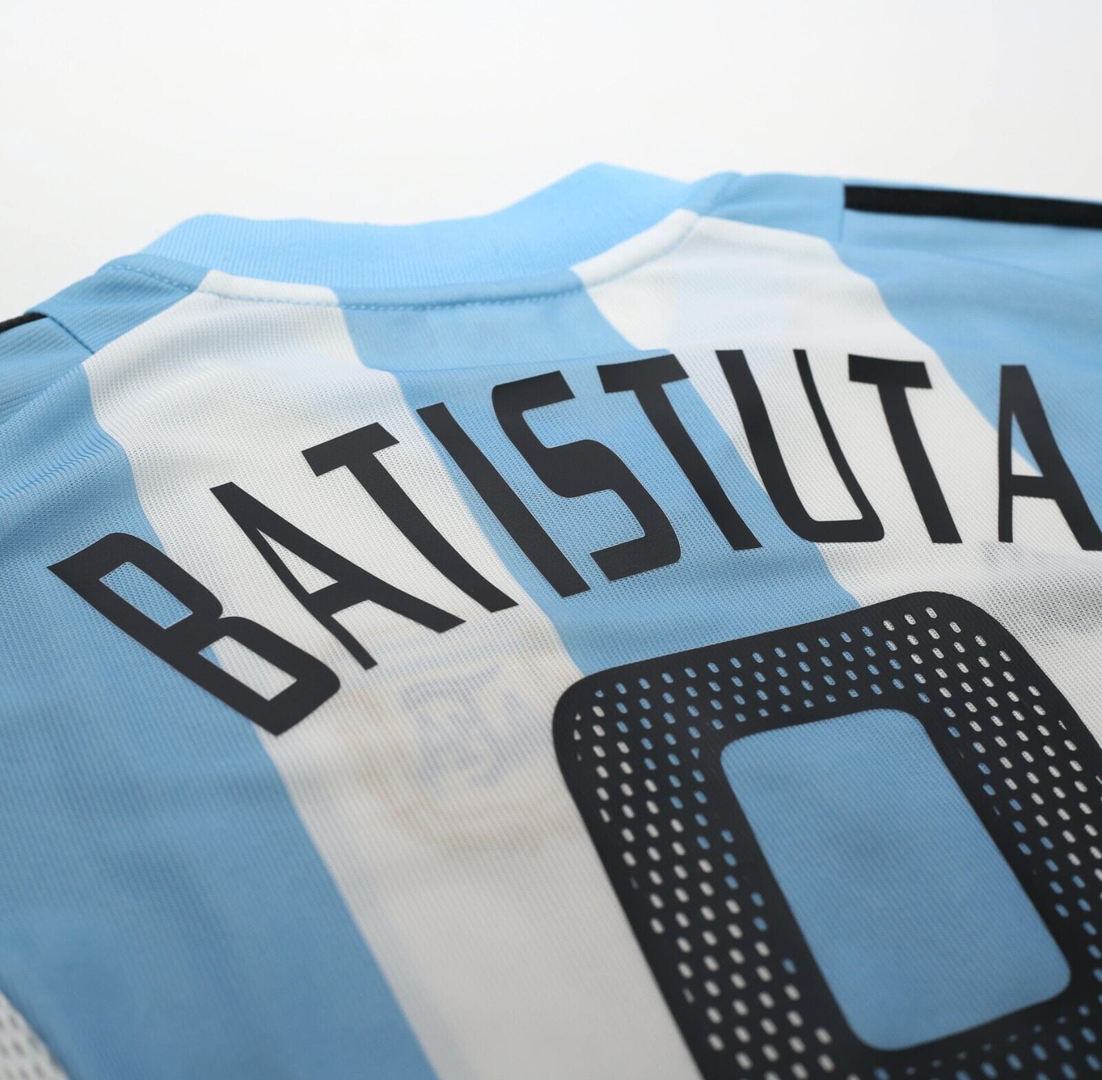 2002/04 BATISTUTA #9 Argentina Vintage adidas Home Football Shirt Jersey (L)