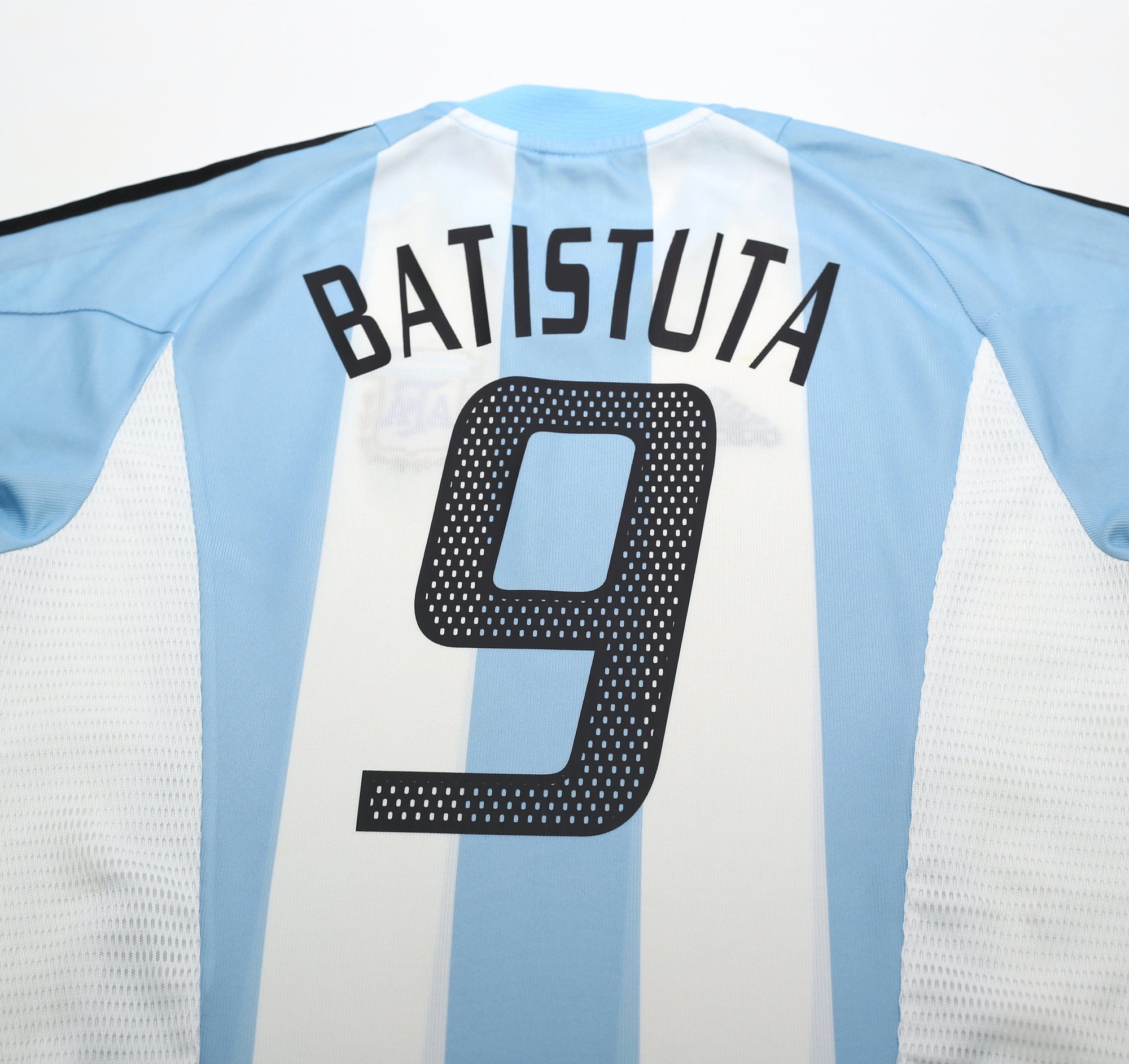 2002/04 BATISTUTA #9 Argentina Vintage adidas Home Football Shirt (M)