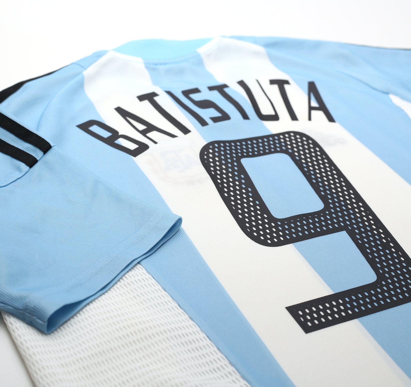 2002/04 BATISTUTA #9 Argentina Vintage adidas Home Football Shirt (M)