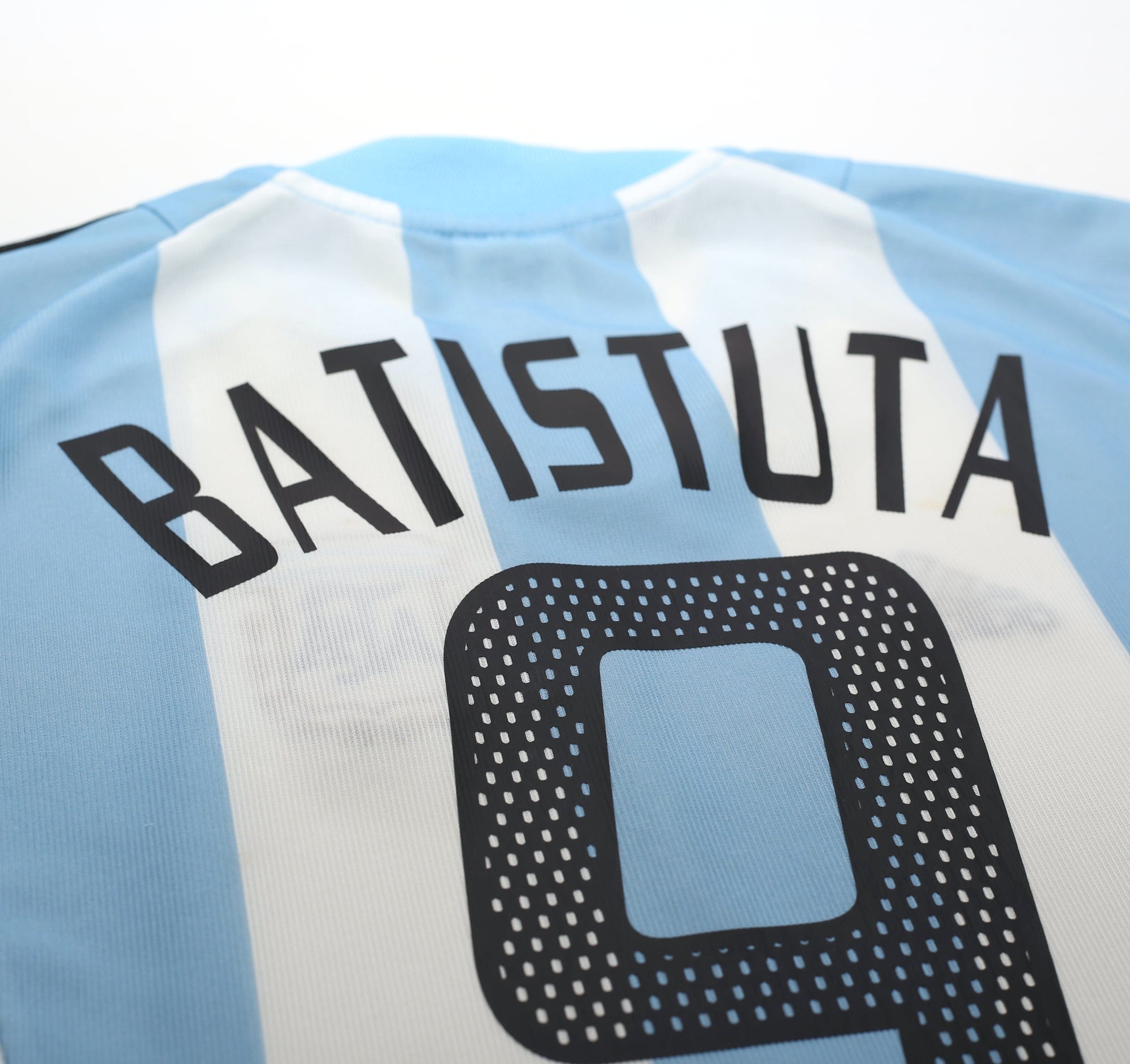 2002/04 BATISTUTA #9 Argentina Vintage adidas Home Football Shirt (M)