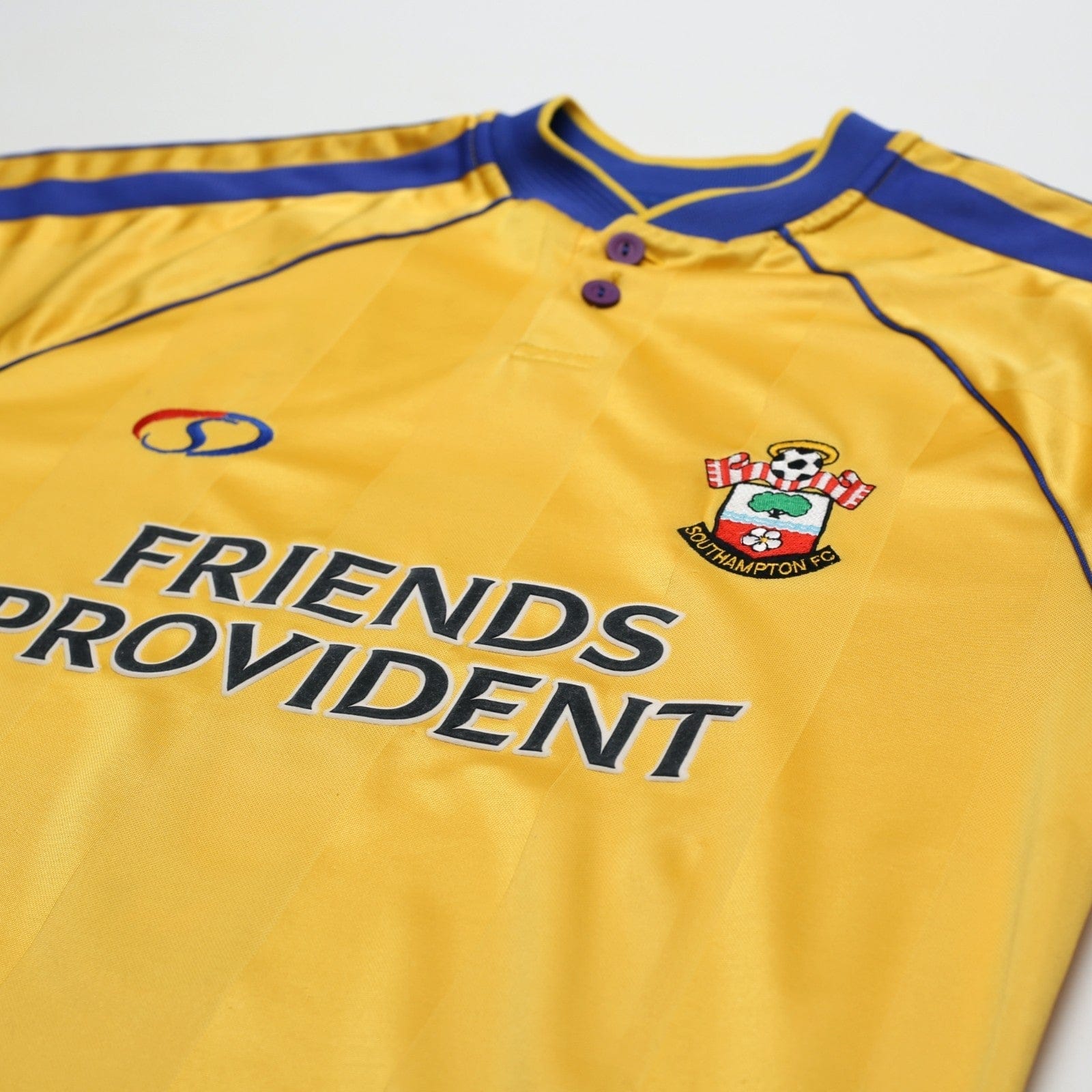 2002/04 Beattie #9 Southampton Vintage Saints Away Football Shirt (M)