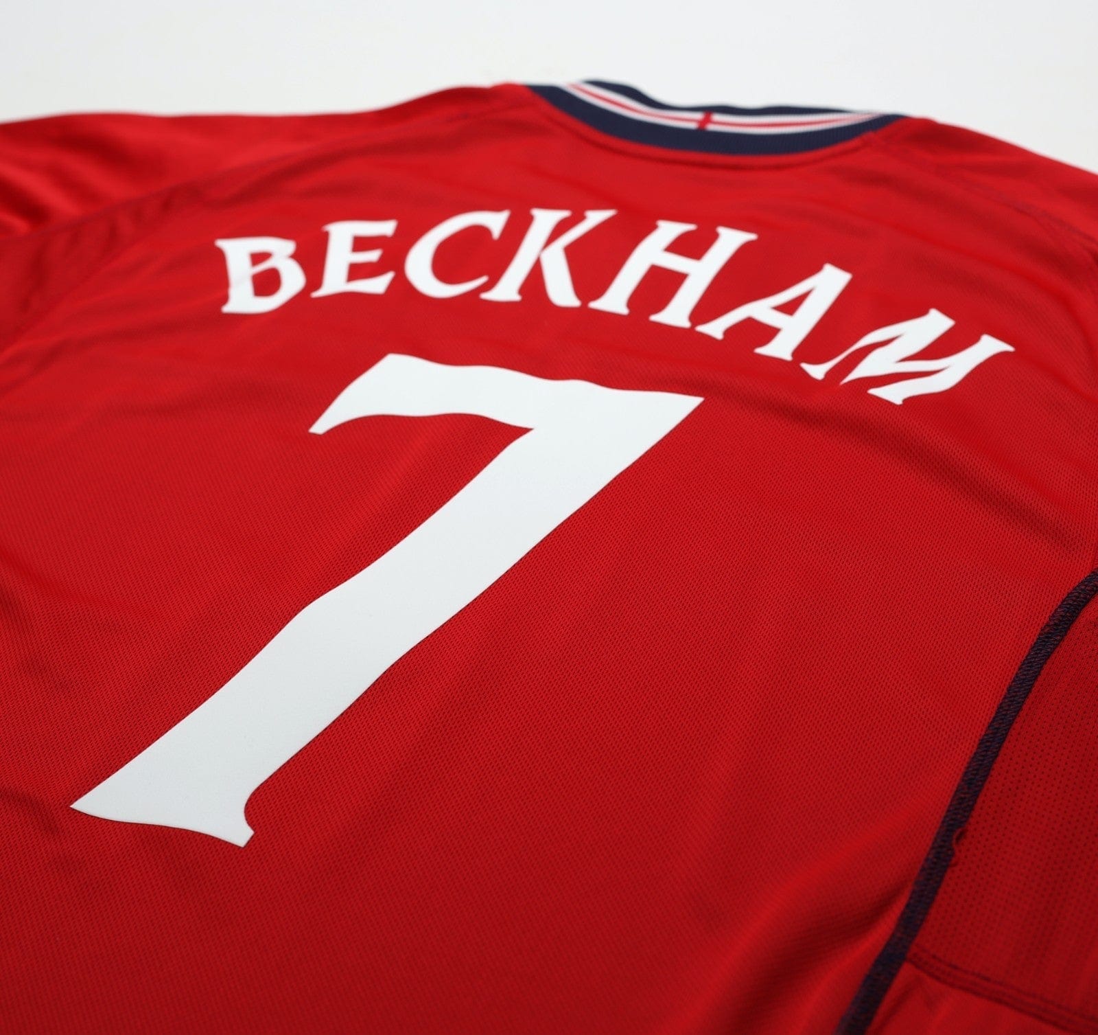 2002/04 Beckham #7 England Vintage Umbro Away Football Shirt (L