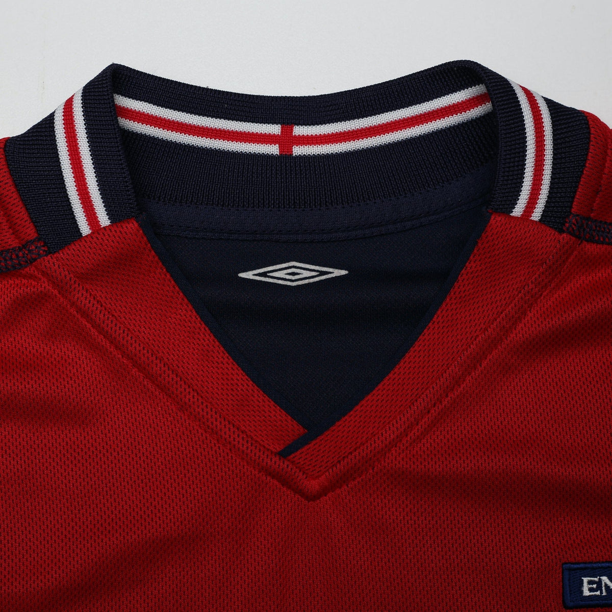 2002/04 BECKHAM #7 England Vintage Umbro Away Football Shirt (S) Argentina WC