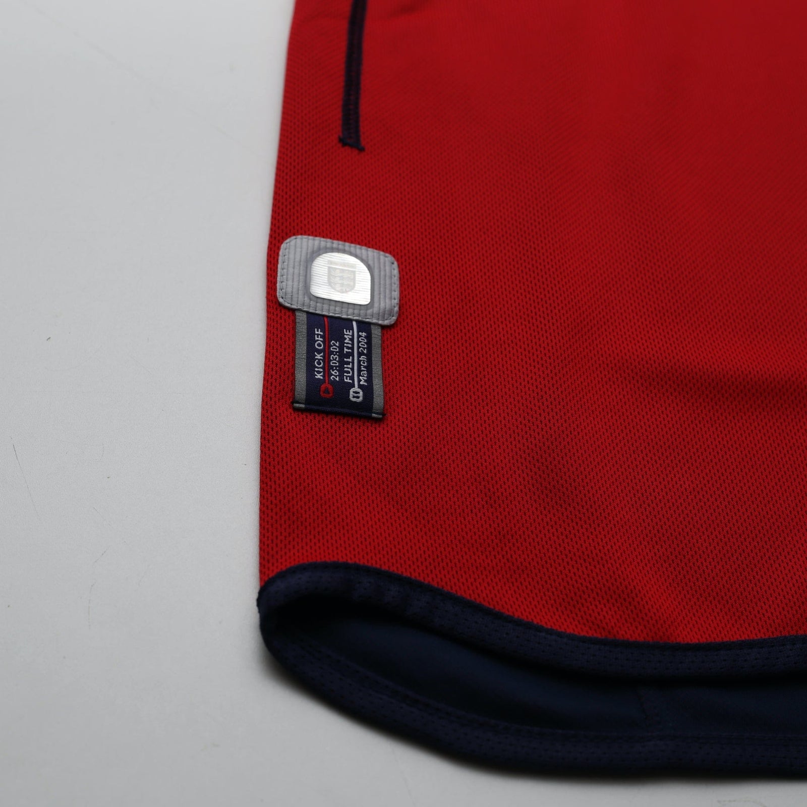 2002/04 BECKHAM #7 England Vintage Umbro Away Football Shirt (S) Argentina WC