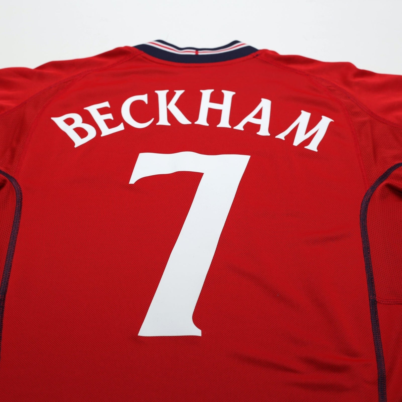 2002/04 BECKHAM #7 England Vintage Umbro Away Football Shirt (S) Argentina WC