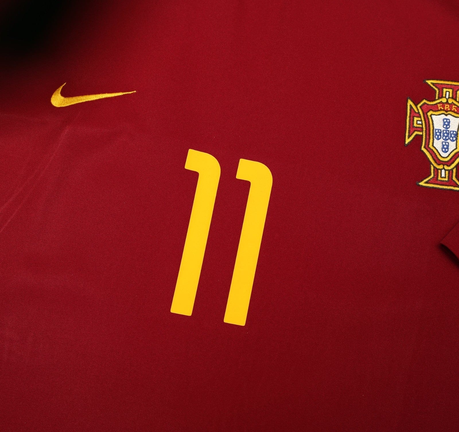 2002/04 C. RONALDO #11 Portugal Vintage Nike Home Football Shirt (L)