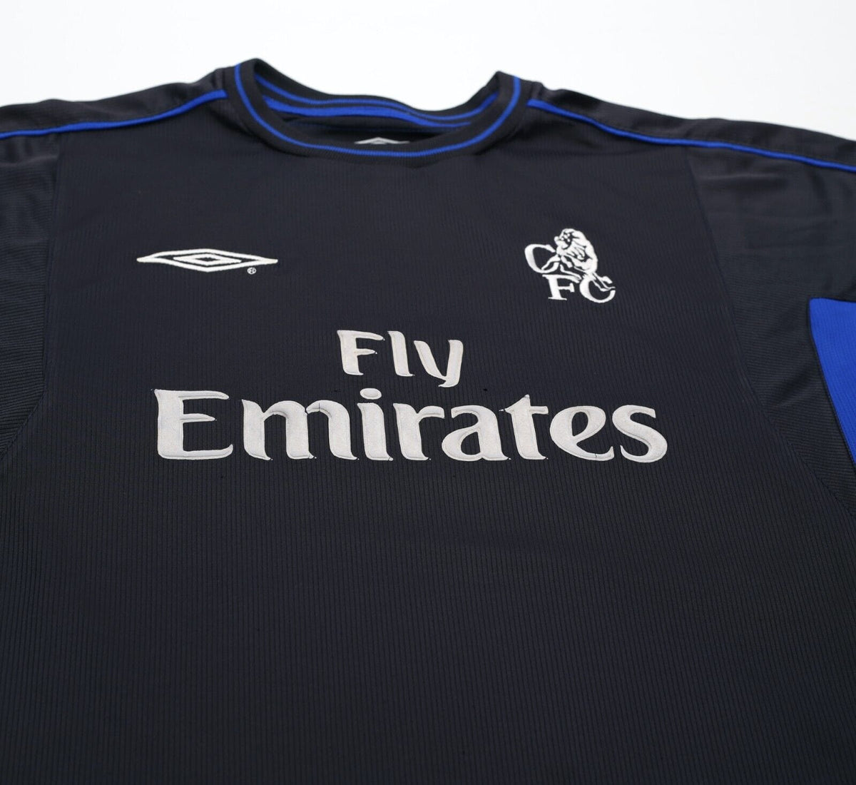 2002/04 CHELSEA Vintage Umbro Away Football Shirt (L)