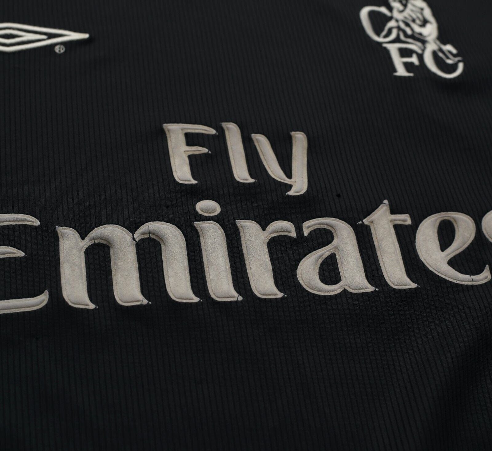 2002/04 CHELSEA Vintage Umbro Away Football Shirt (L)