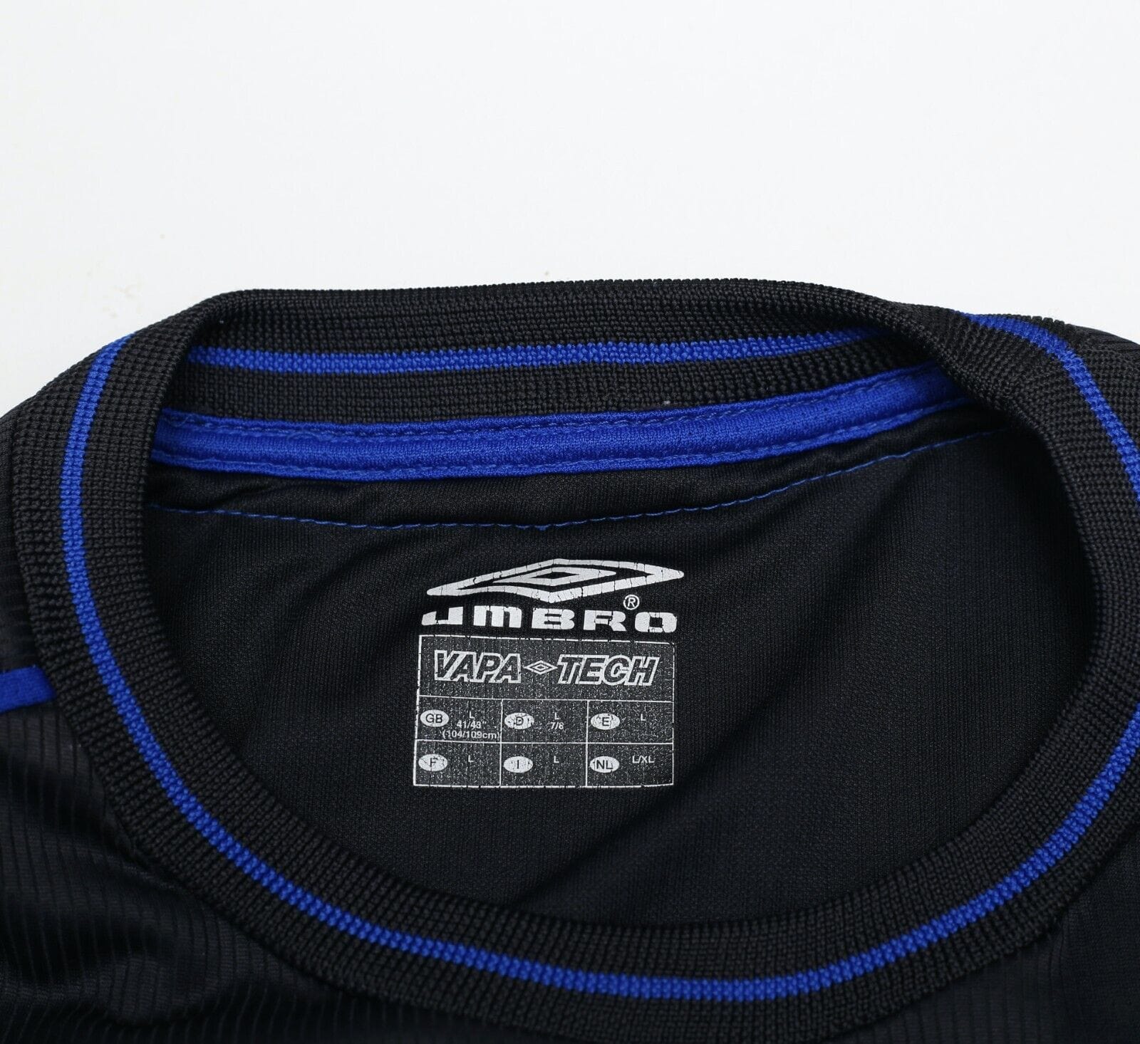 2002/04 CHELSEA Vintage Umbro Away Football Shirt (L)