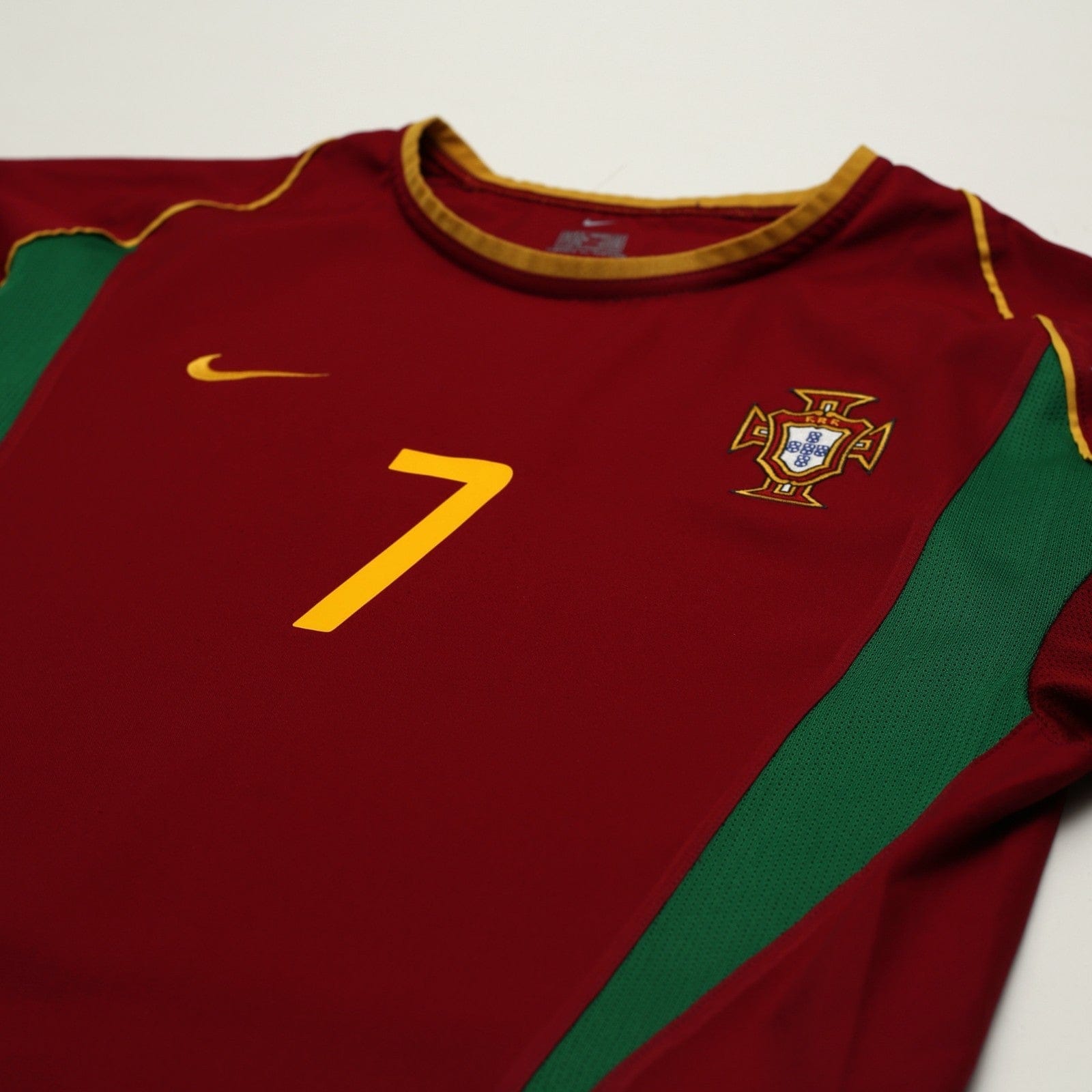 2002/04 Figo #7 Portugal Vintage Nike Home Football Shirt (S)