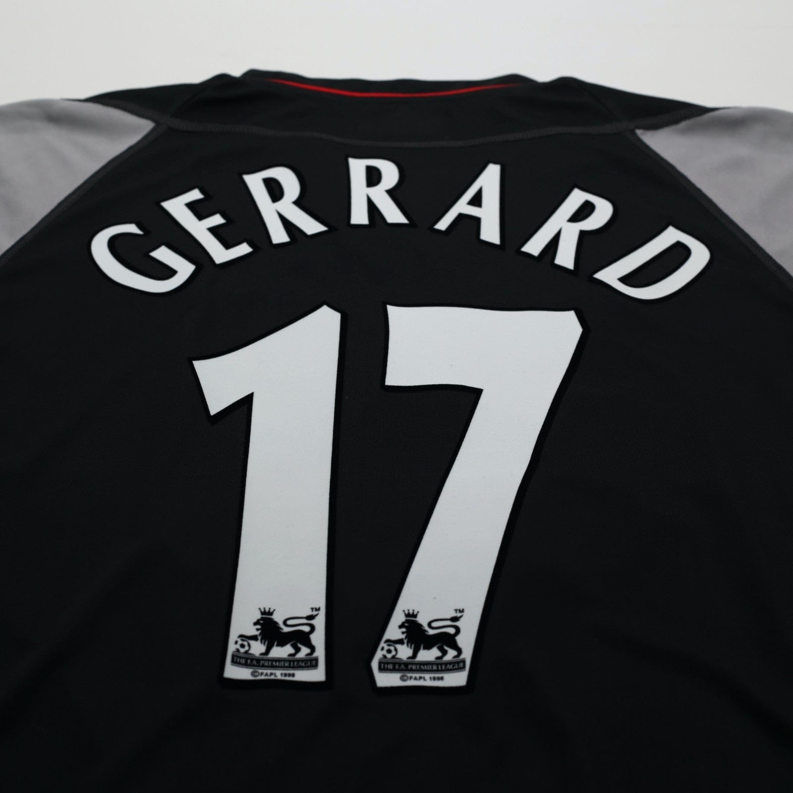 2002/04 Gerrard #17 Liverpool Vintage Reebok Away Football Shirt (L)