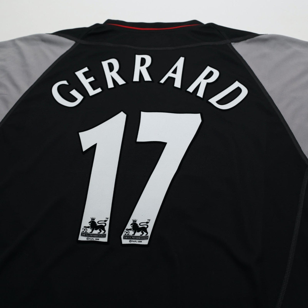 2002/04 Gerrard #17 Liverpool Vintage Reebok Away Football Shirt (L)