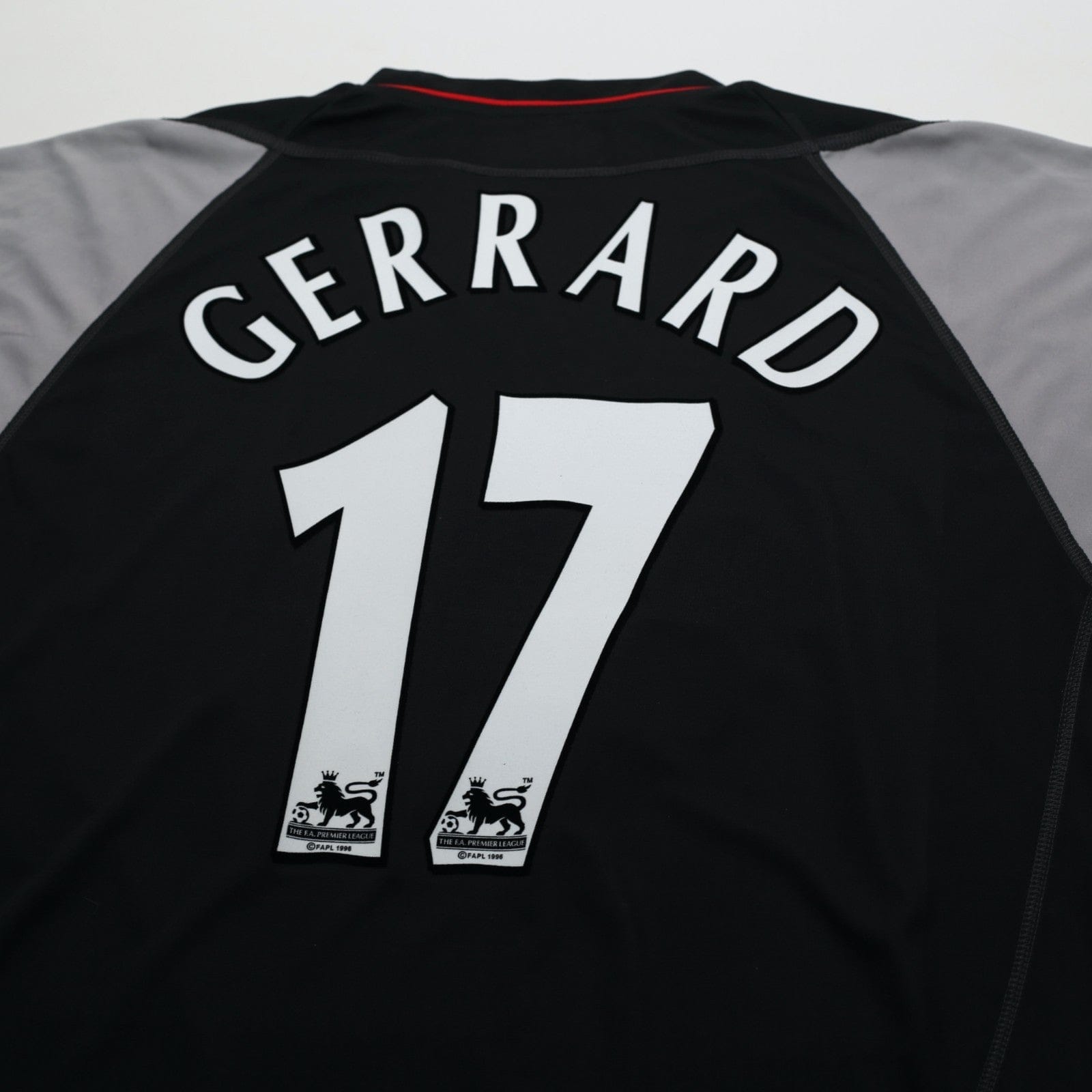 2002/04 Gerrard #17 Liverpool Vintage Reebok Away Football Shirt (L)